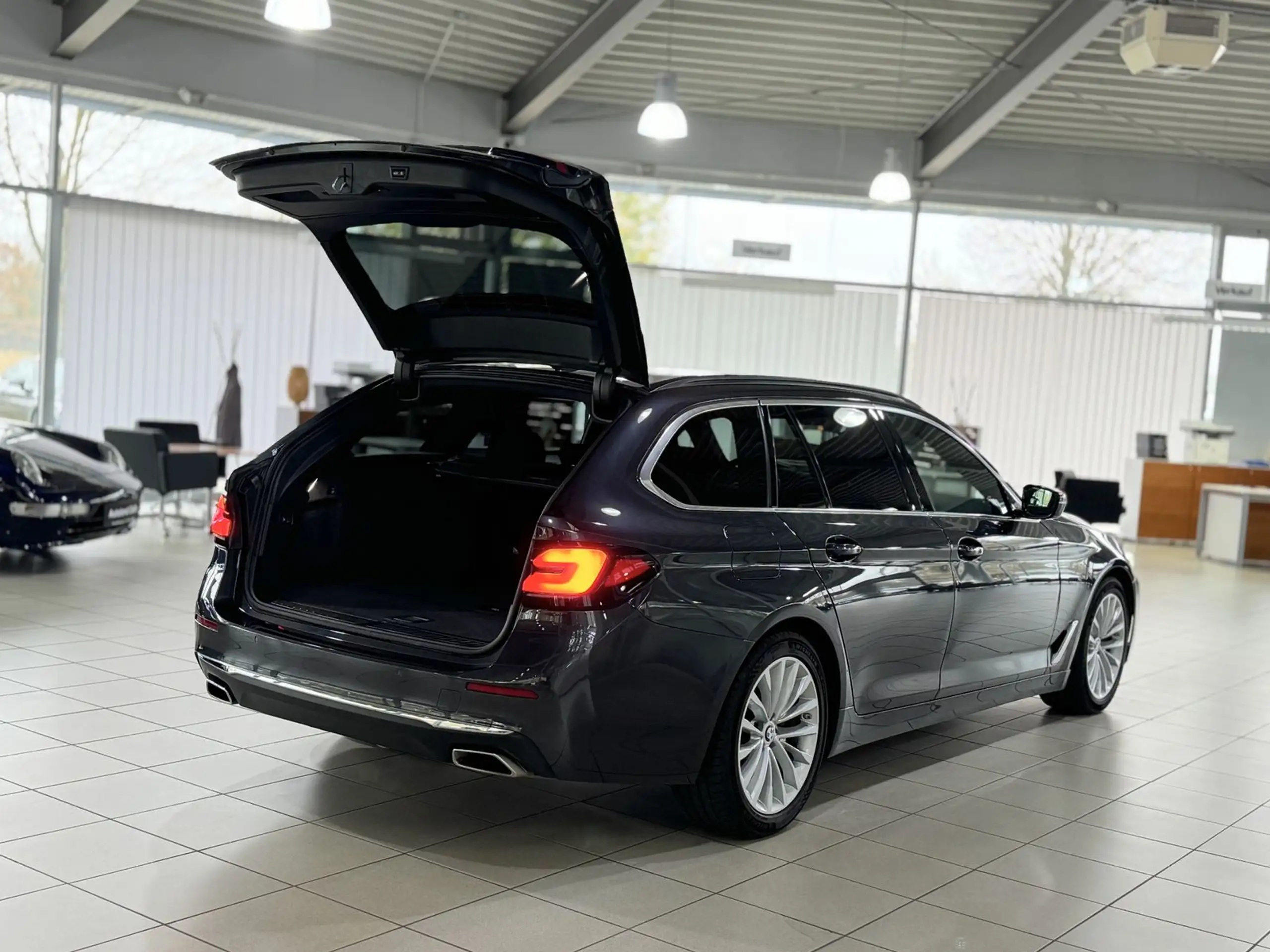 BMW - 520