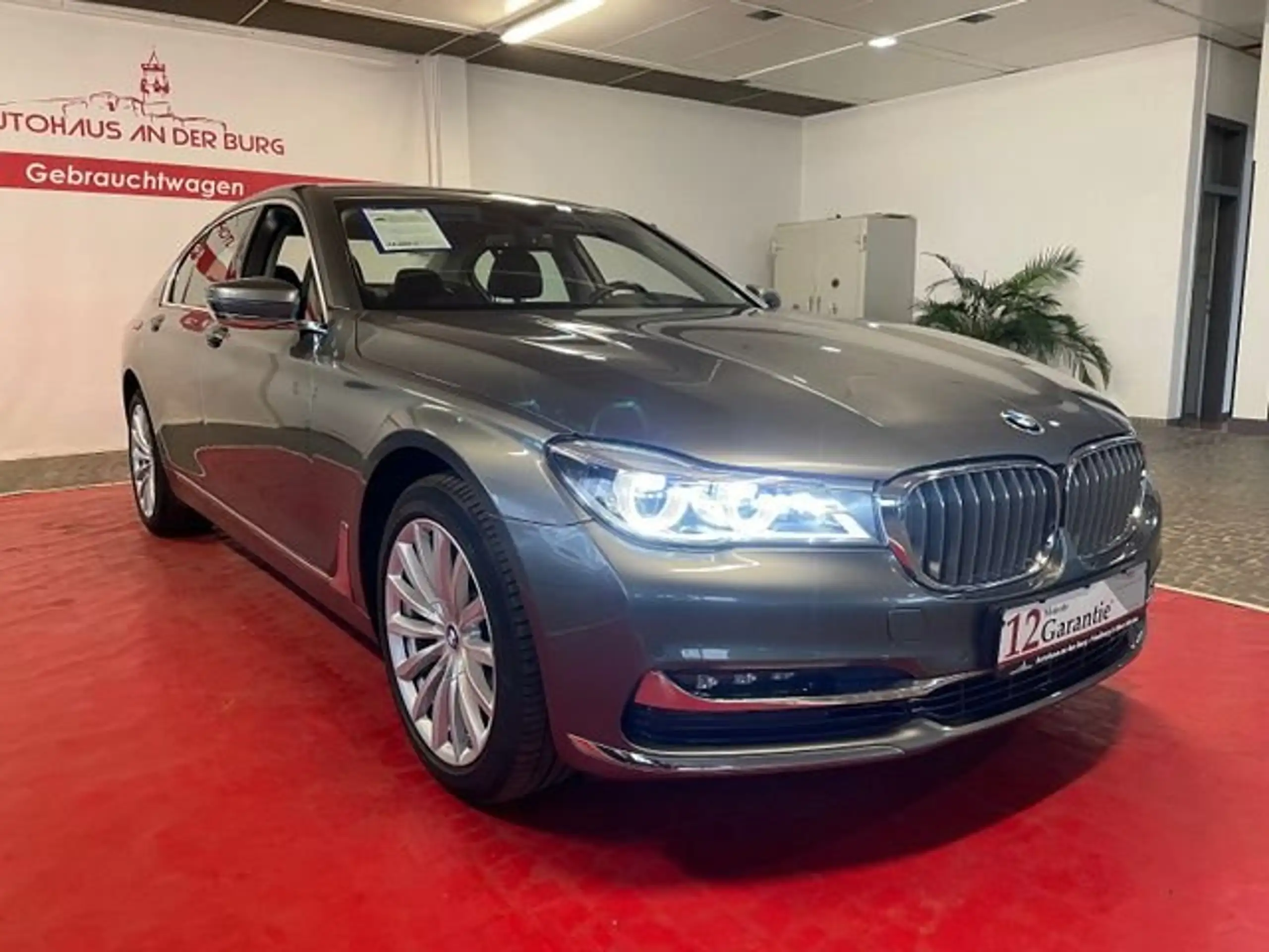 BMW - 730