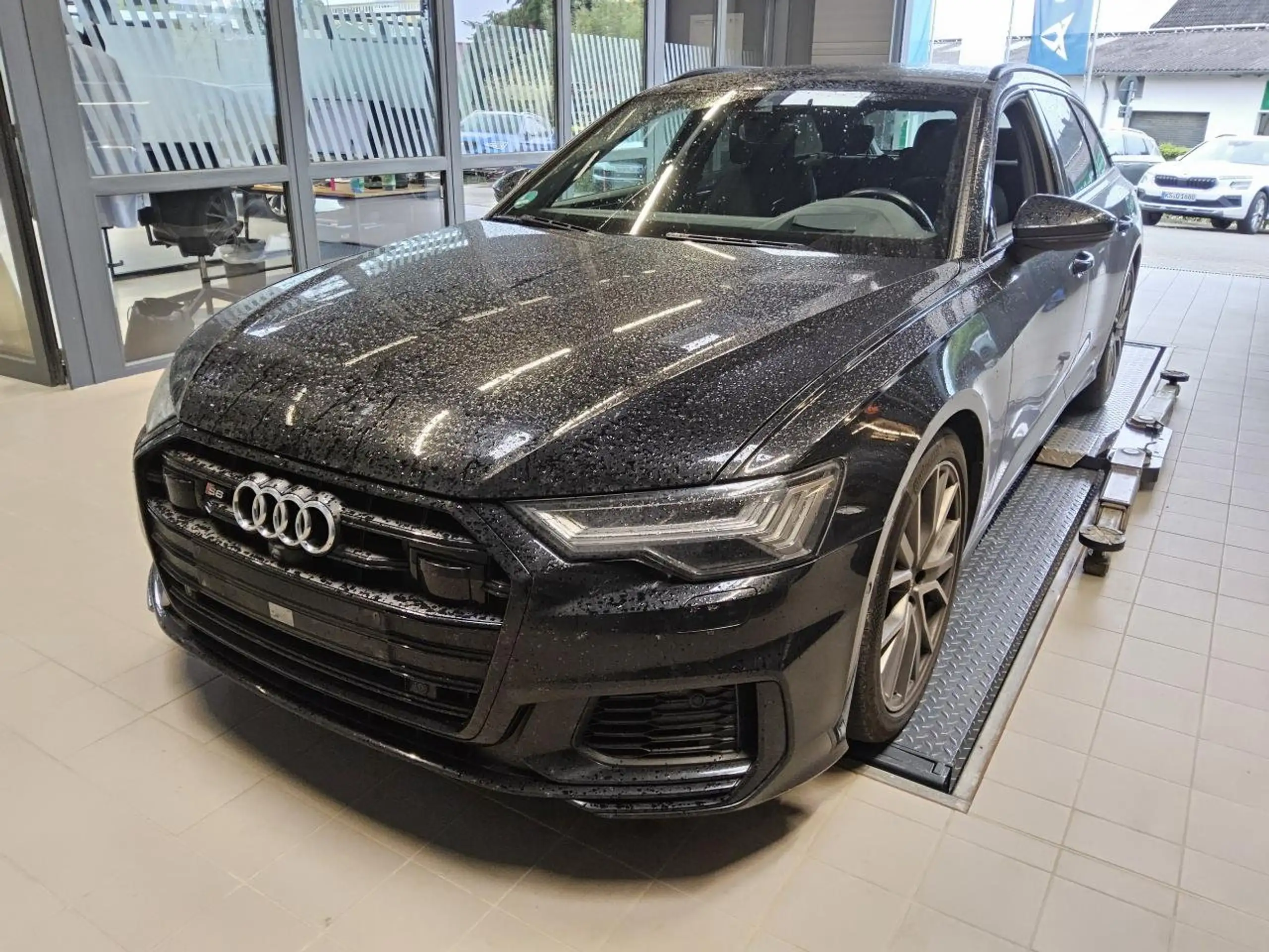 Audi - S6