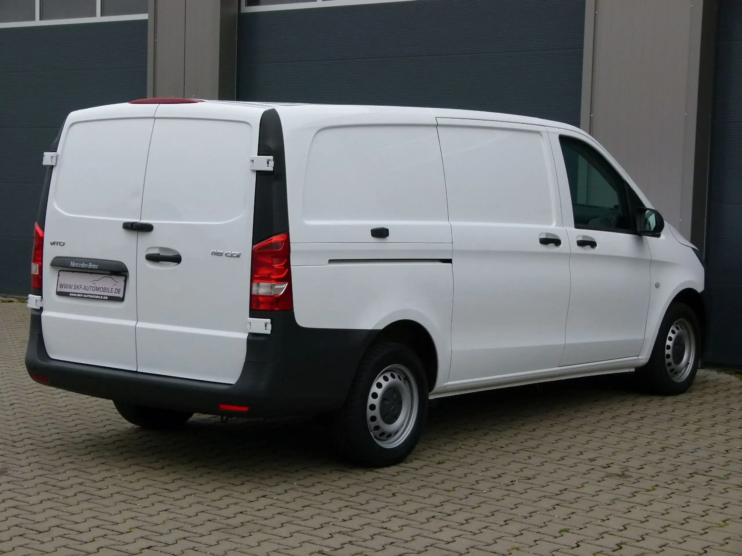 Mercedes-Benz - Vito