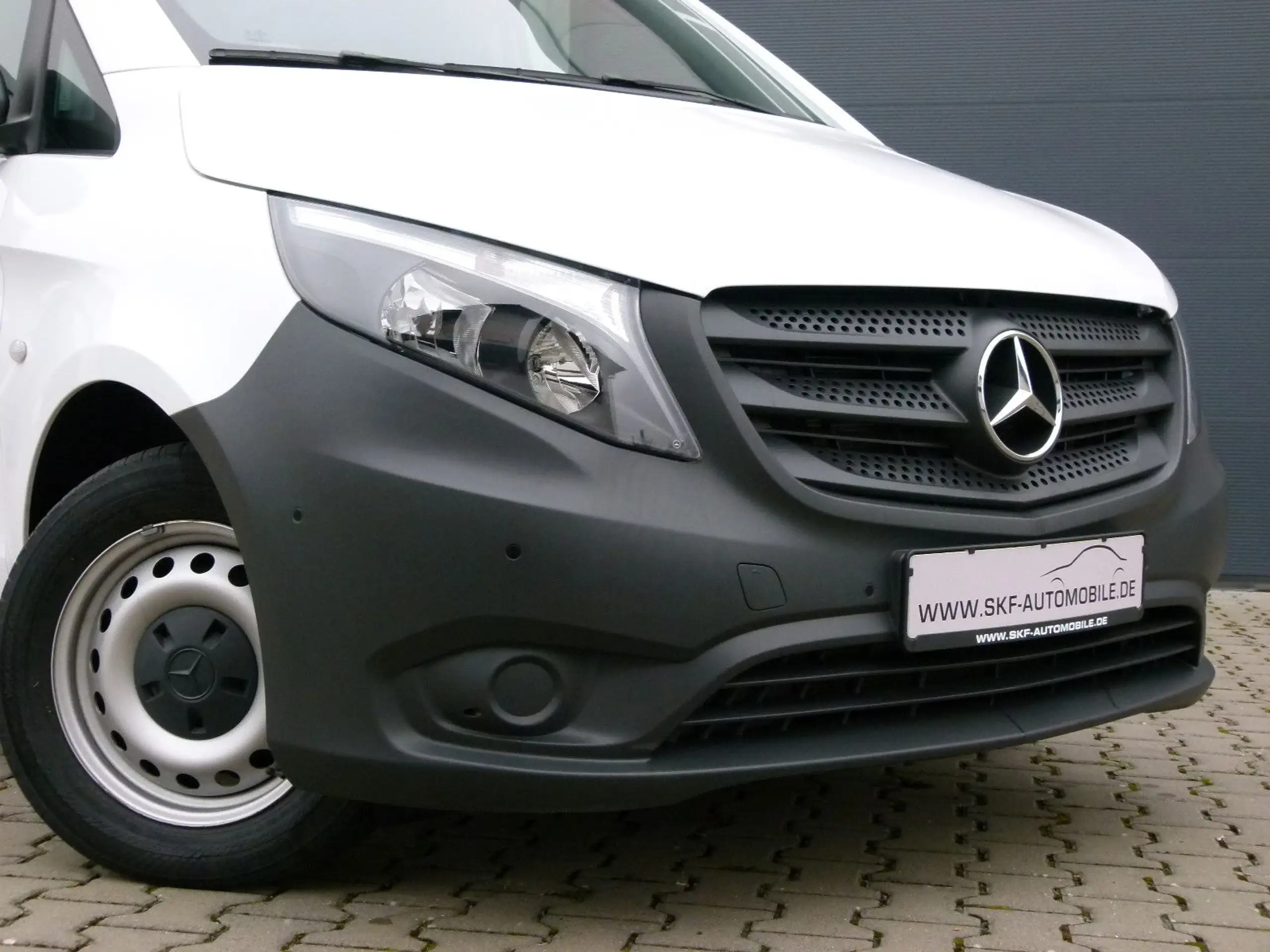 Mercedes-Benz - Vito