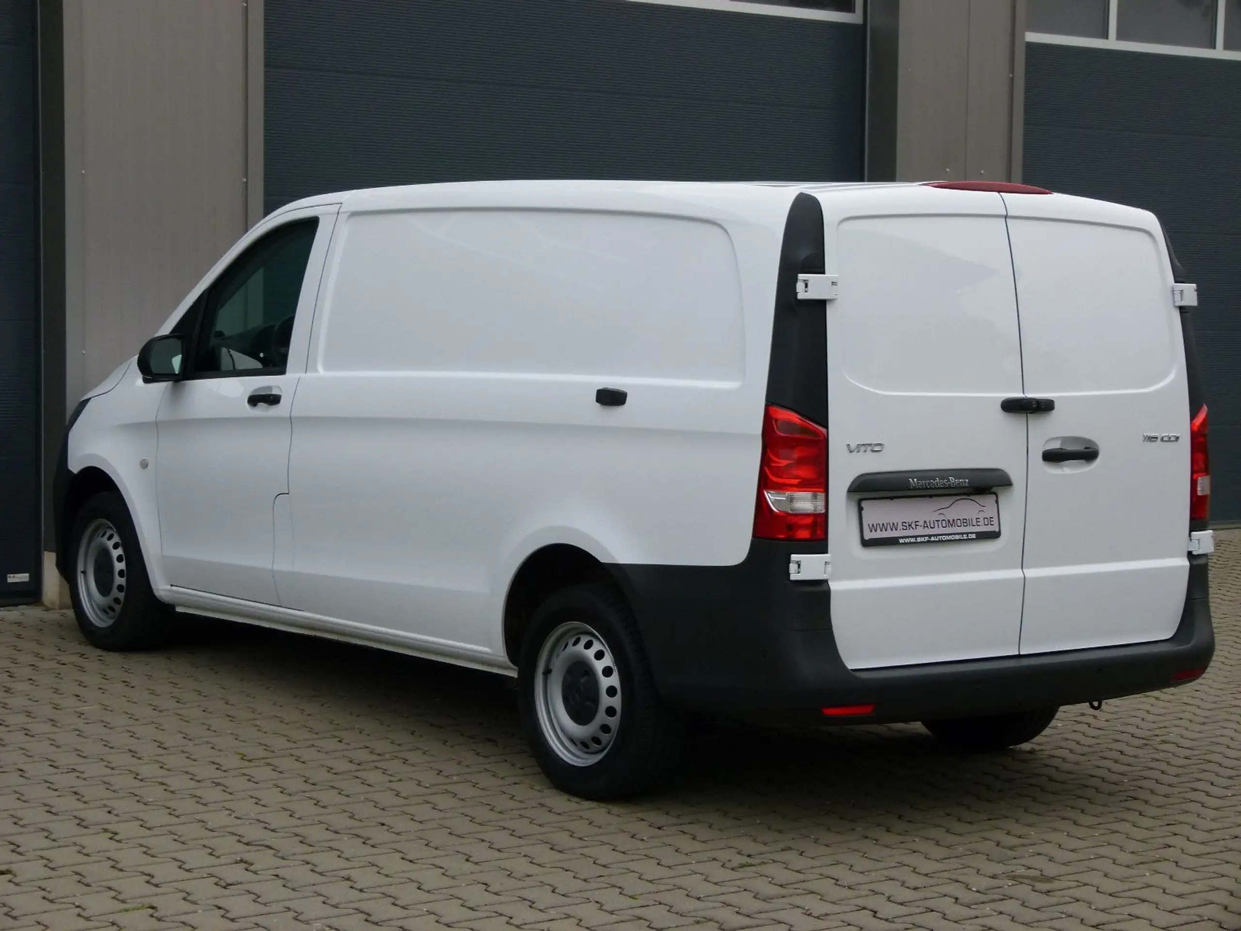 Mercedes-Benz - Vito