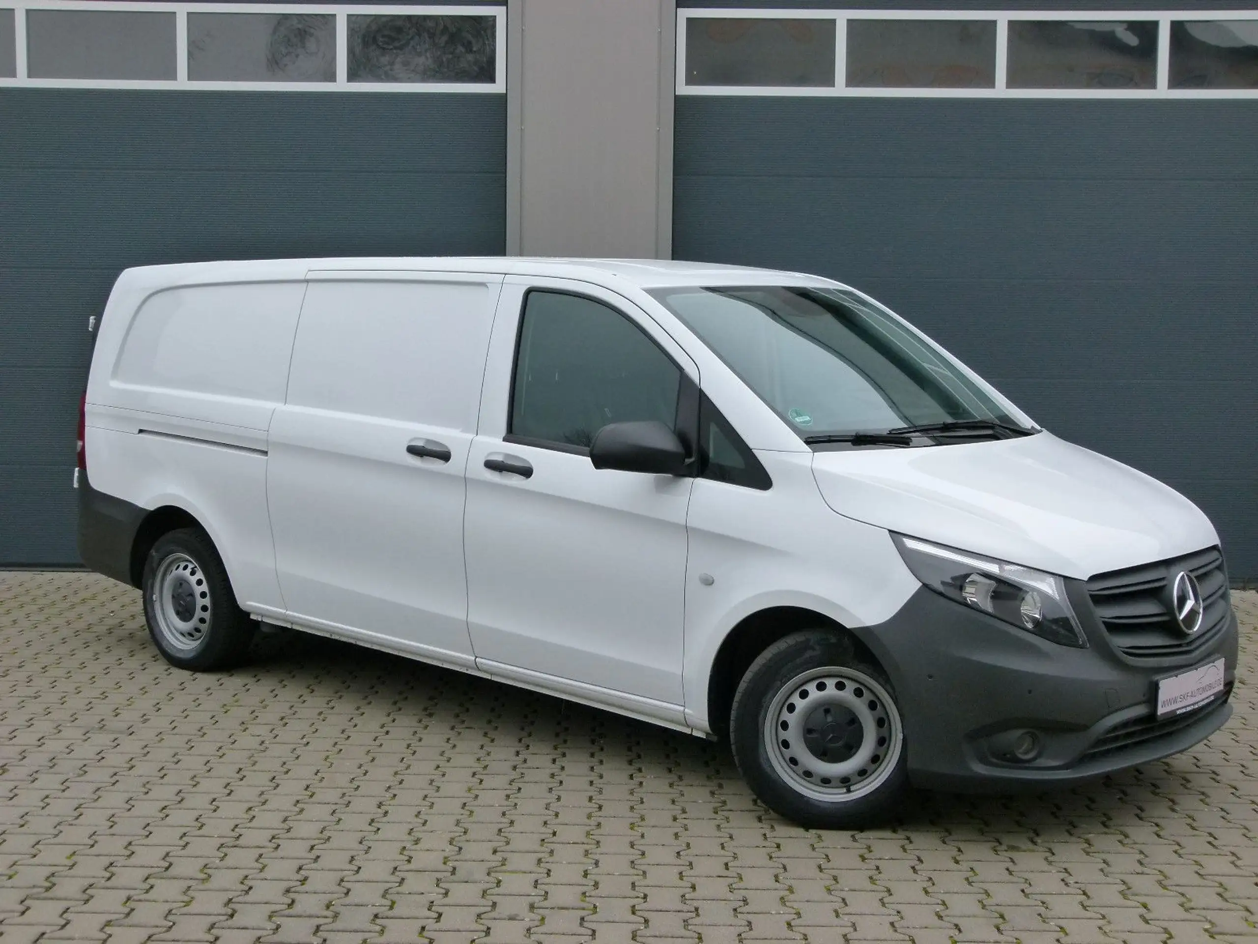 Mercedes-Benz - Vito