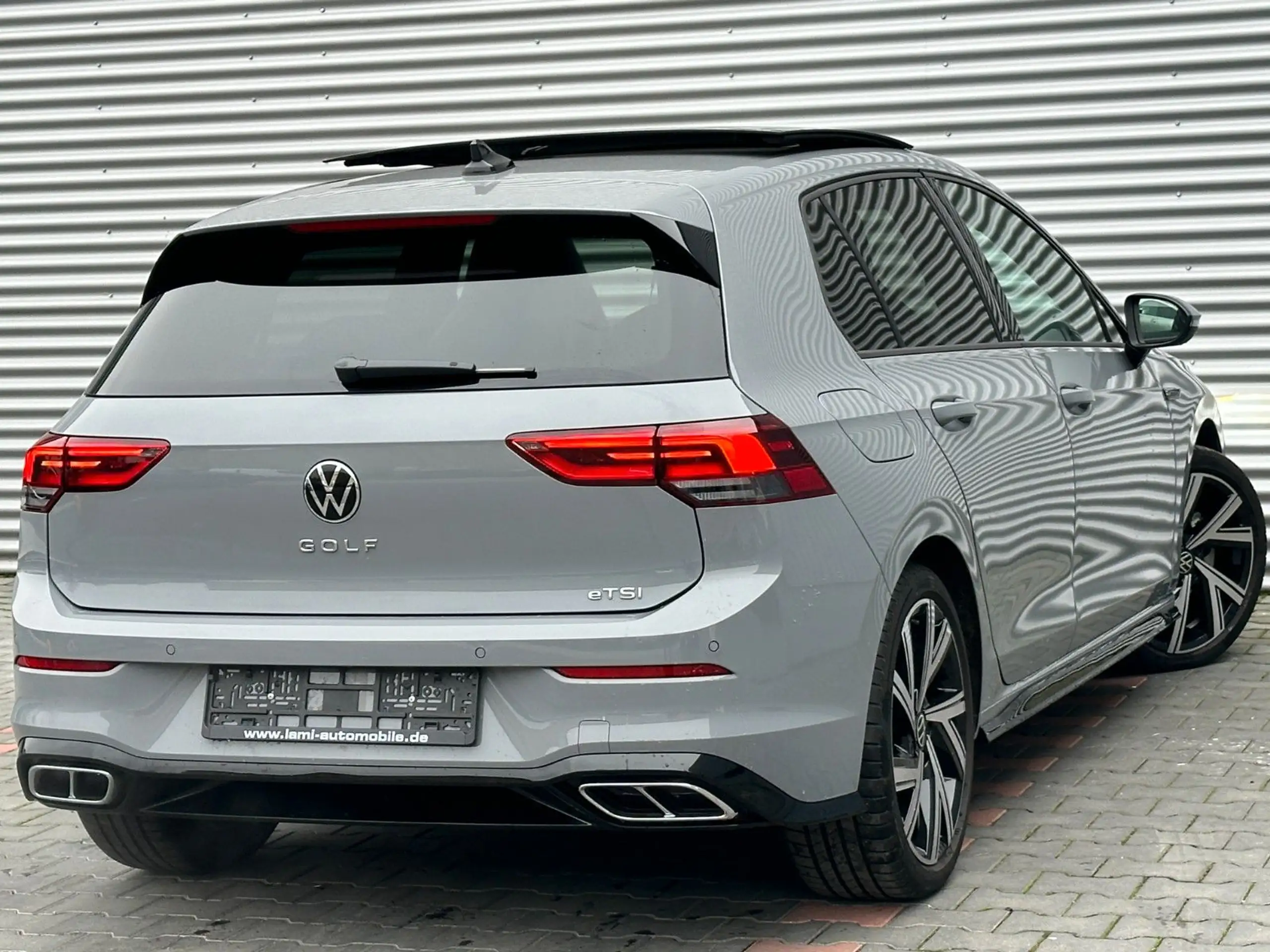 Volkswagen - Golf