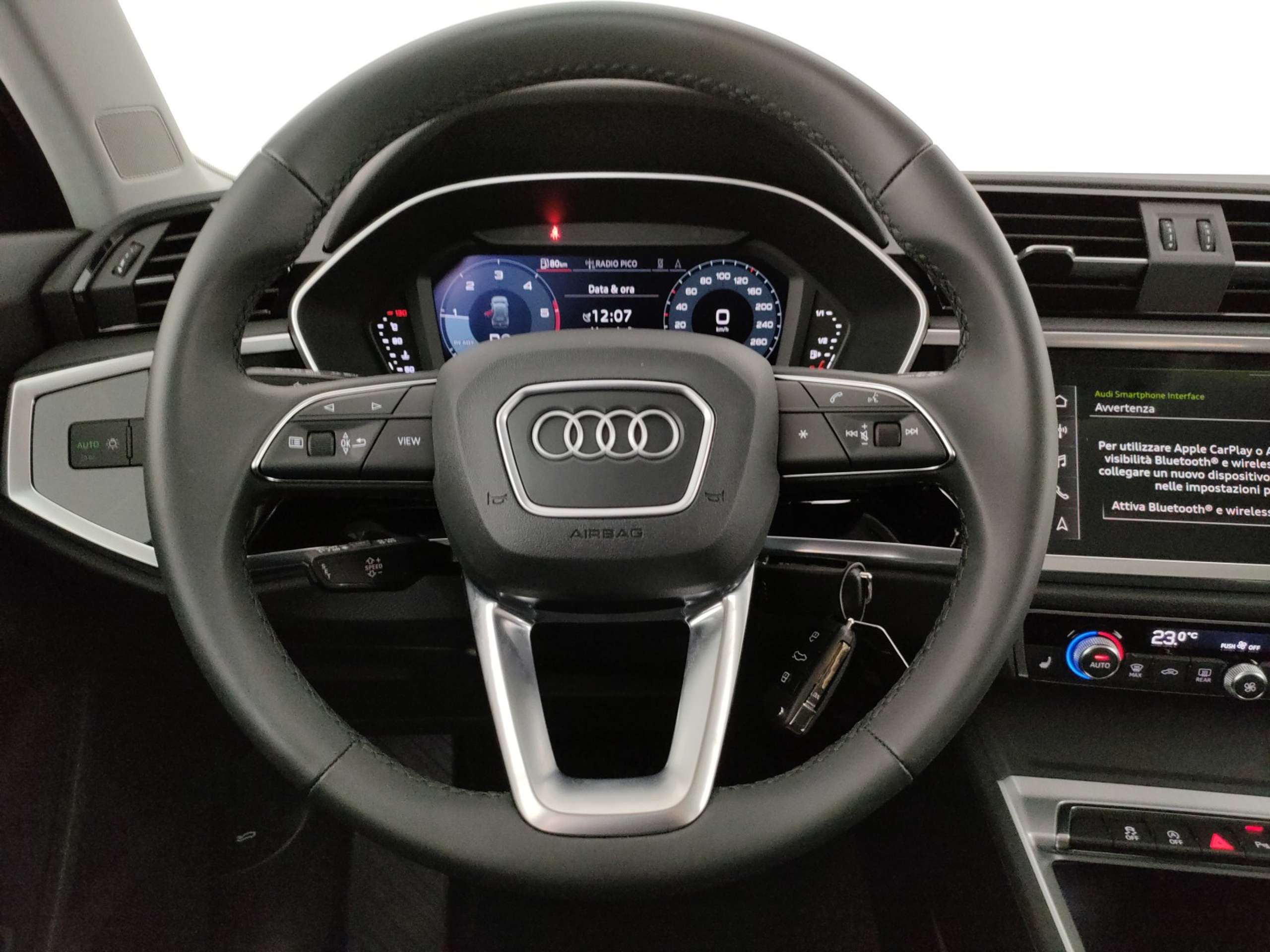 Audi - Q3