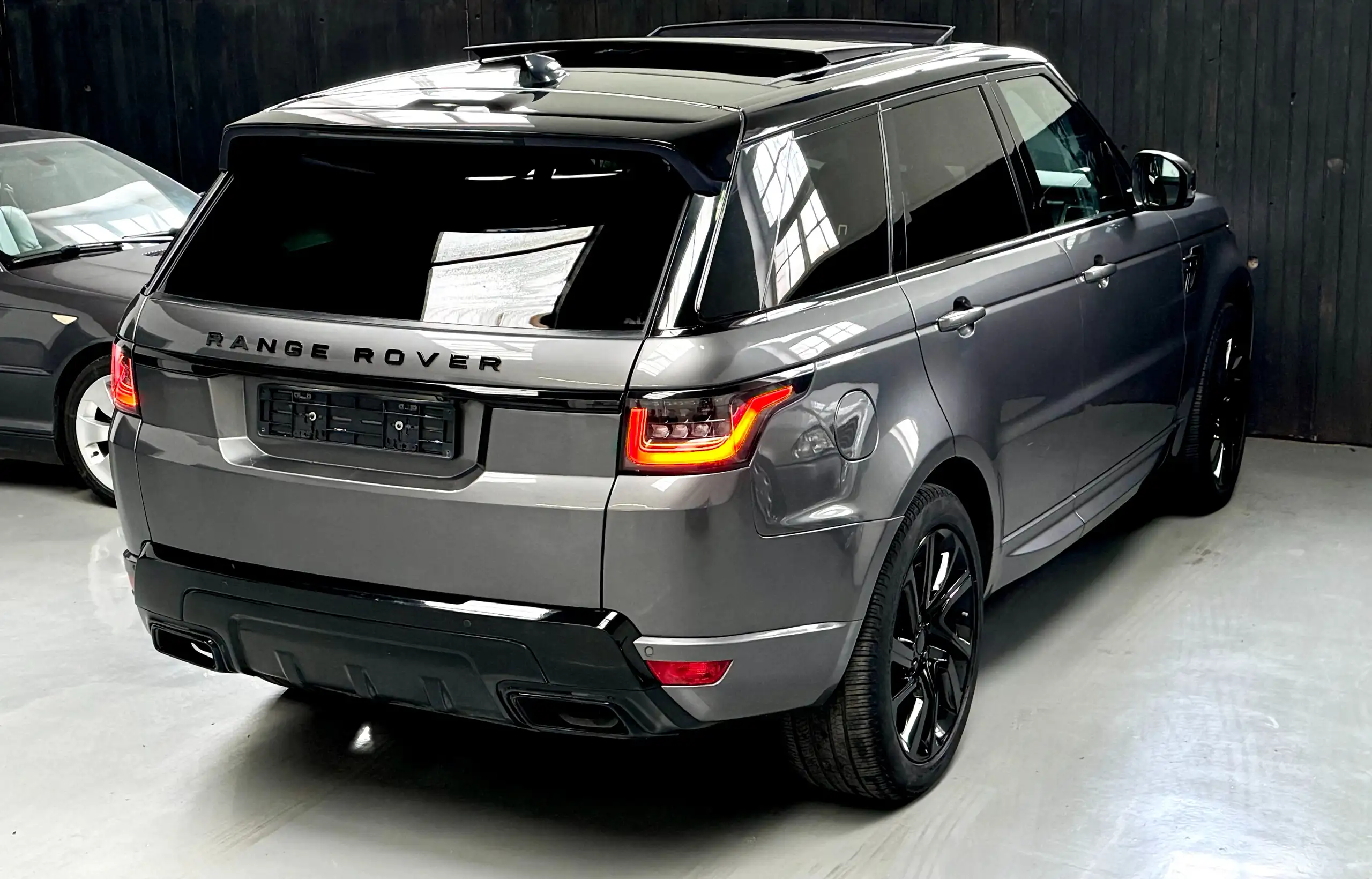 Land Rover - Range Rover Sport