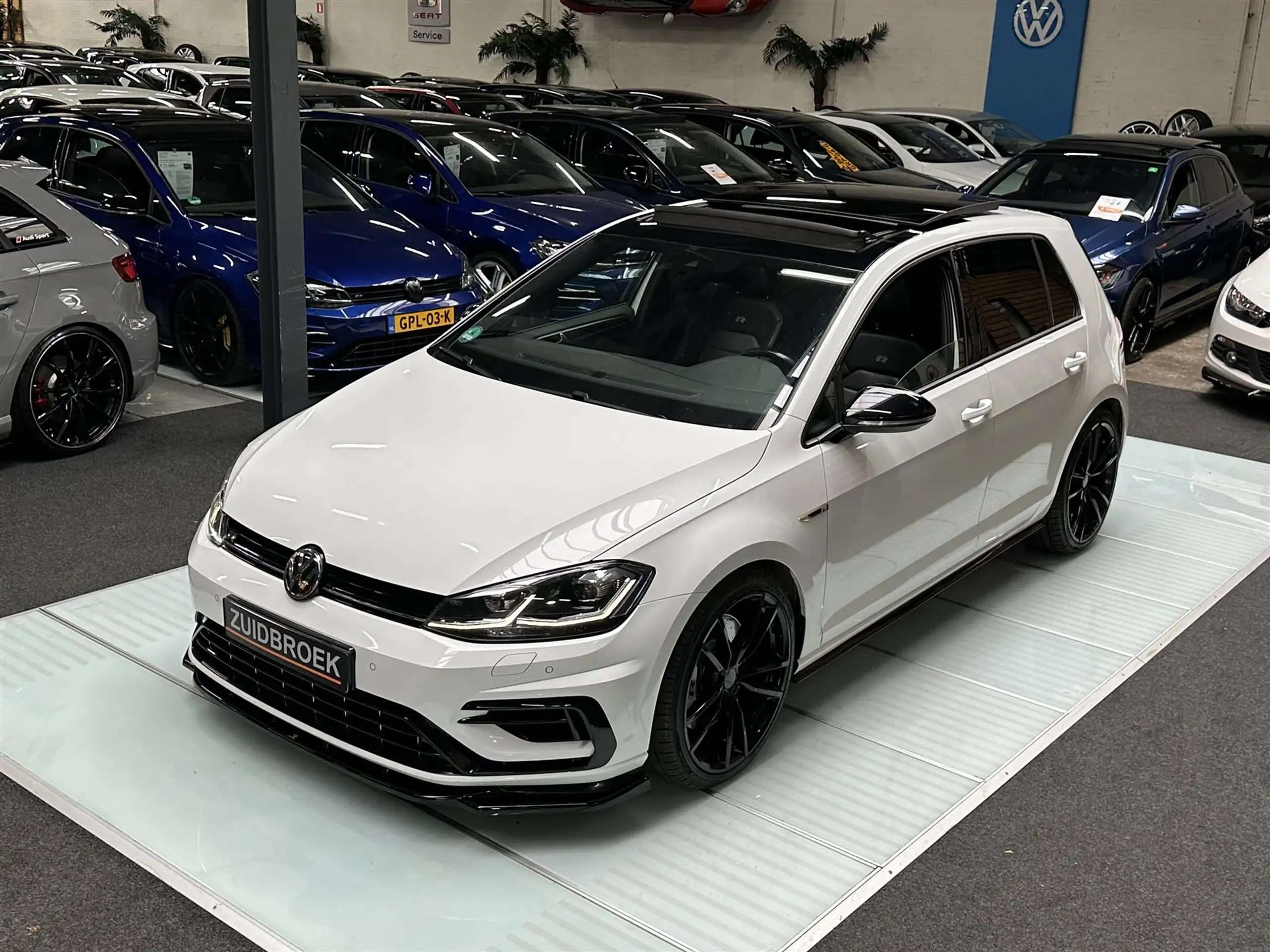 Volkswagen - Golf