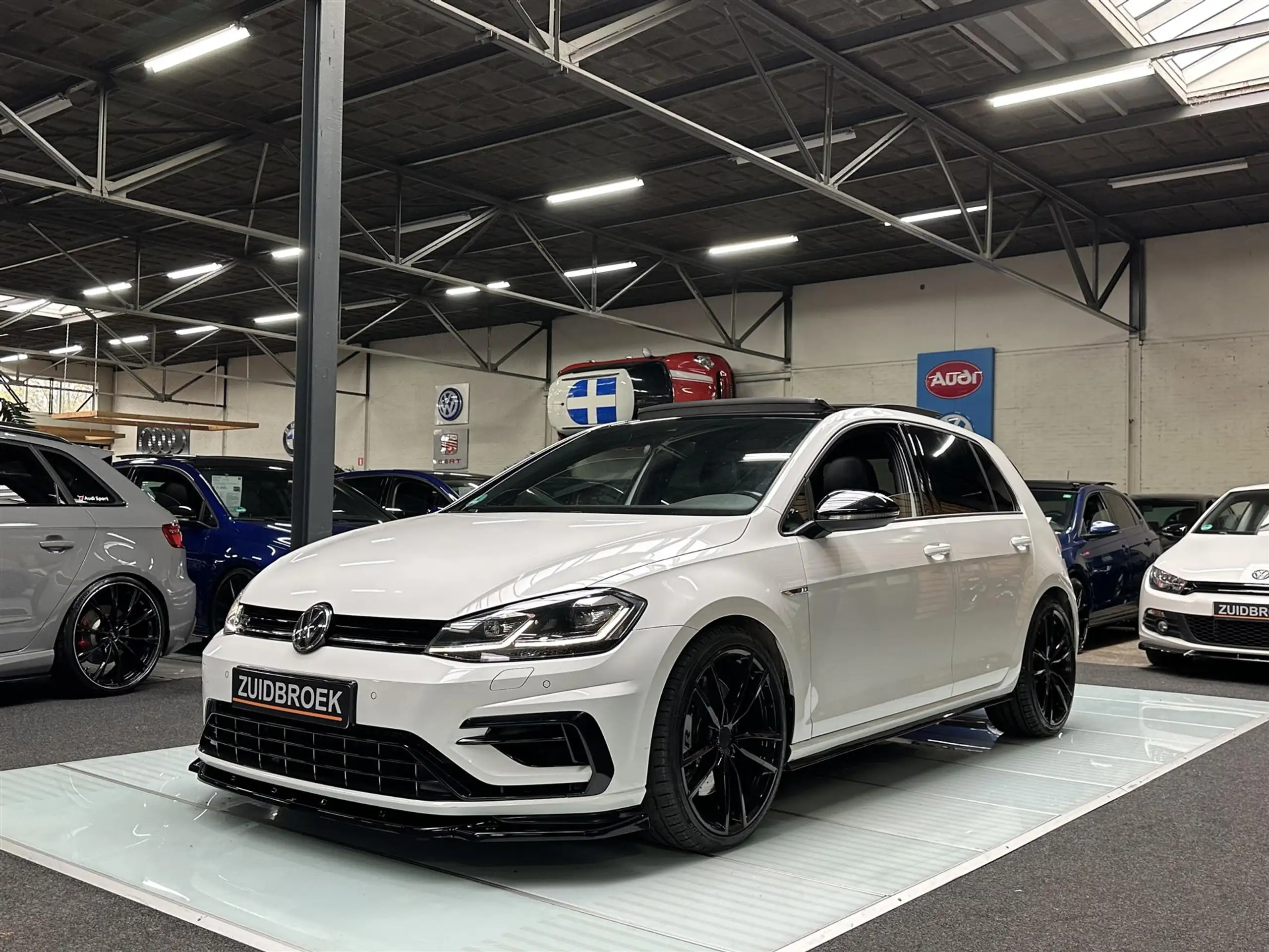 Volkswagen - Golf