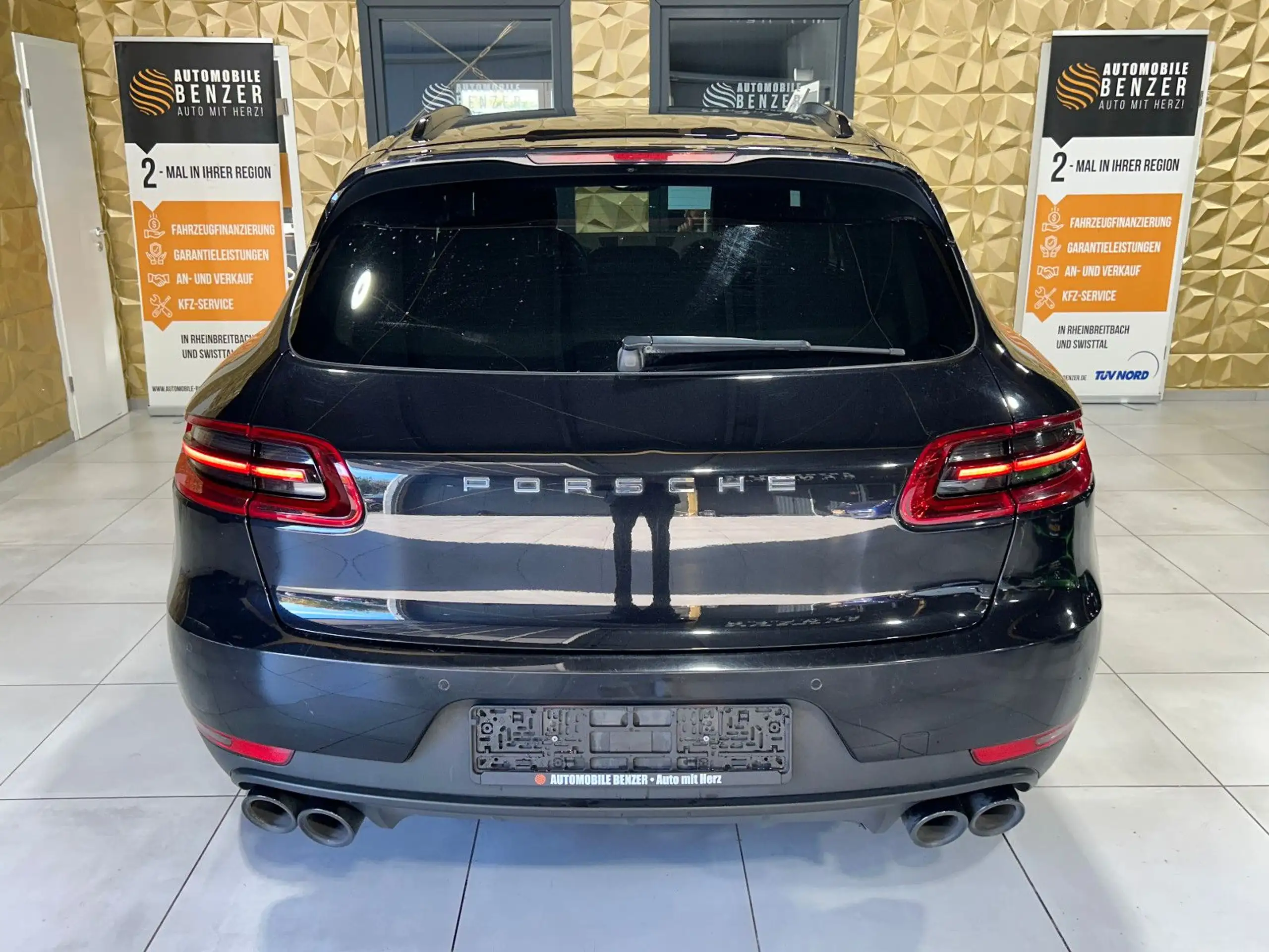 Porsche - Macan