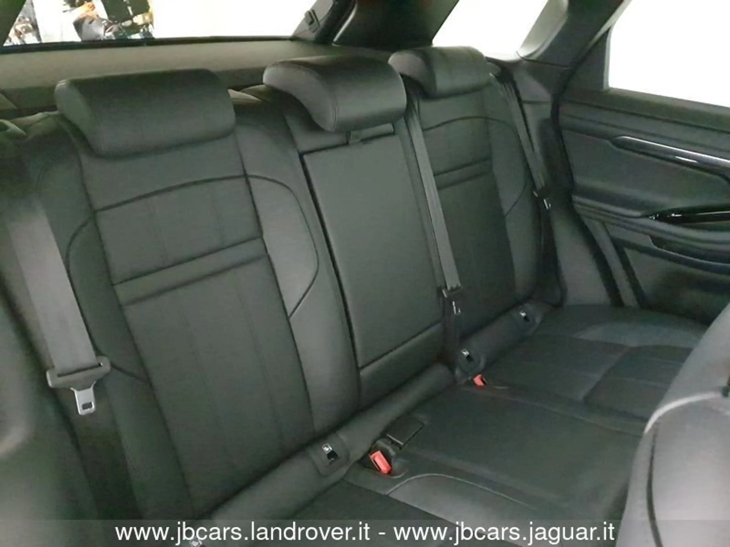 Land Rover - Range Rover Evoque