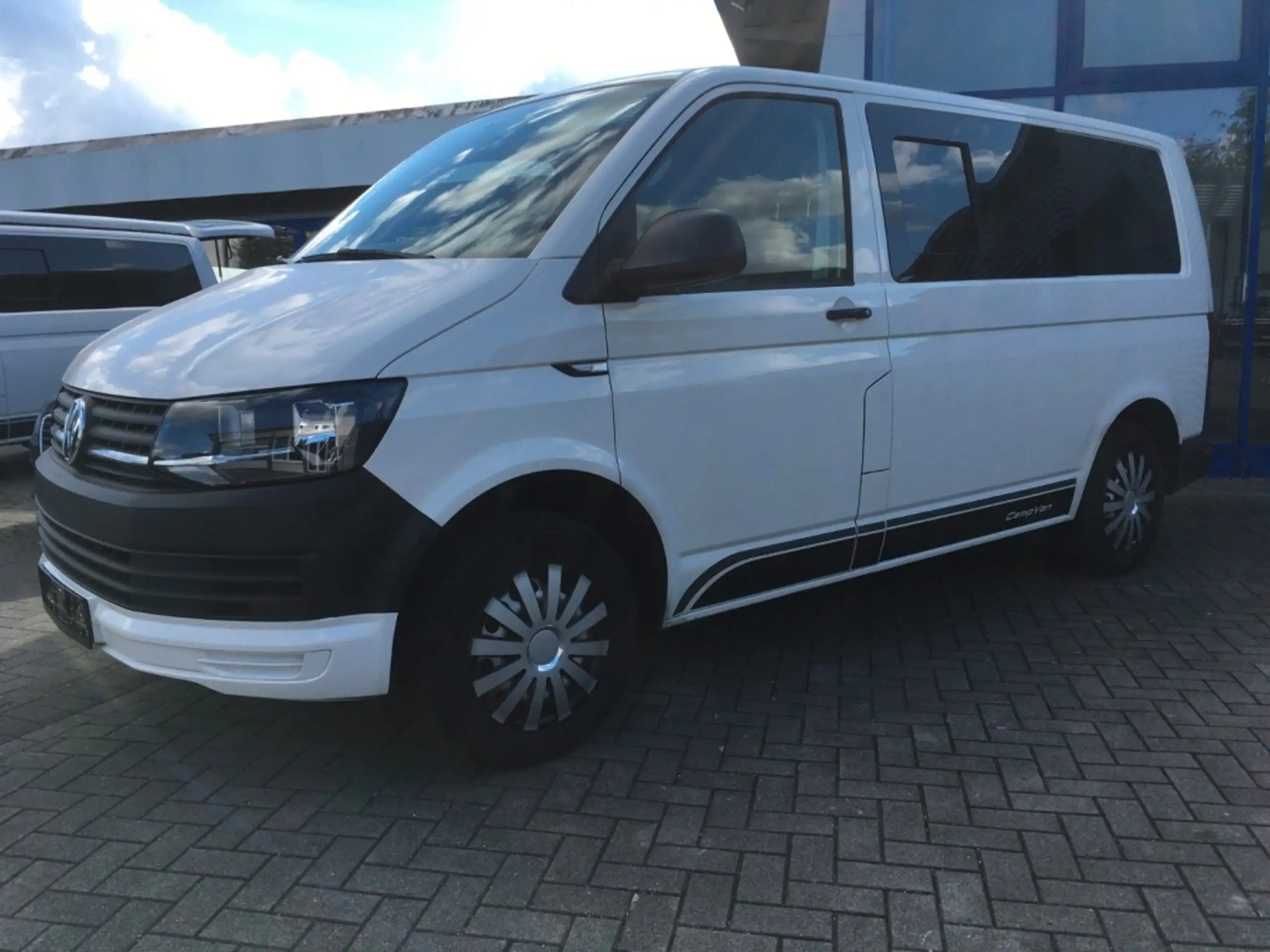 Volkswagen - T5 California