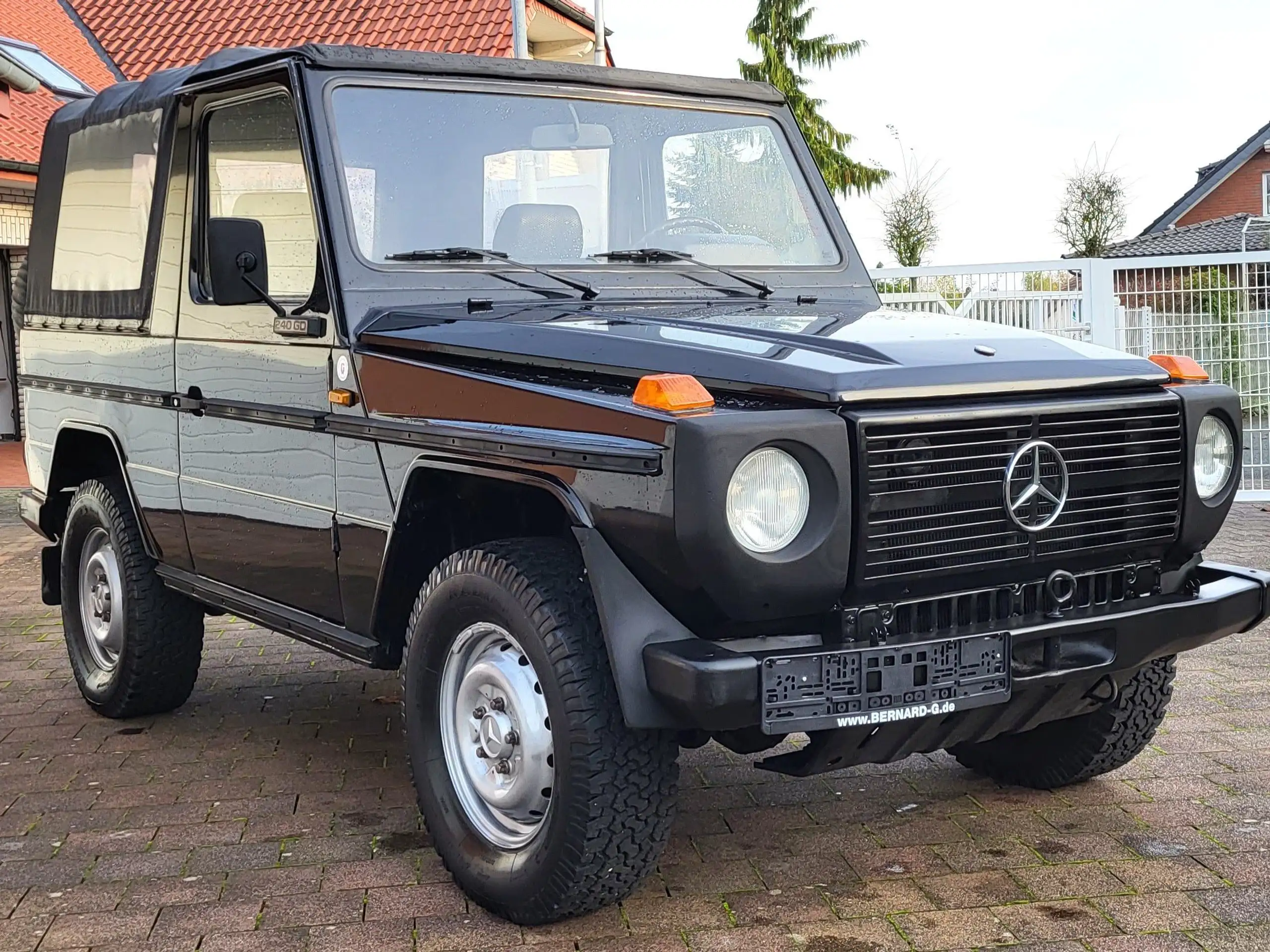 Mercedes-Benz - G 240