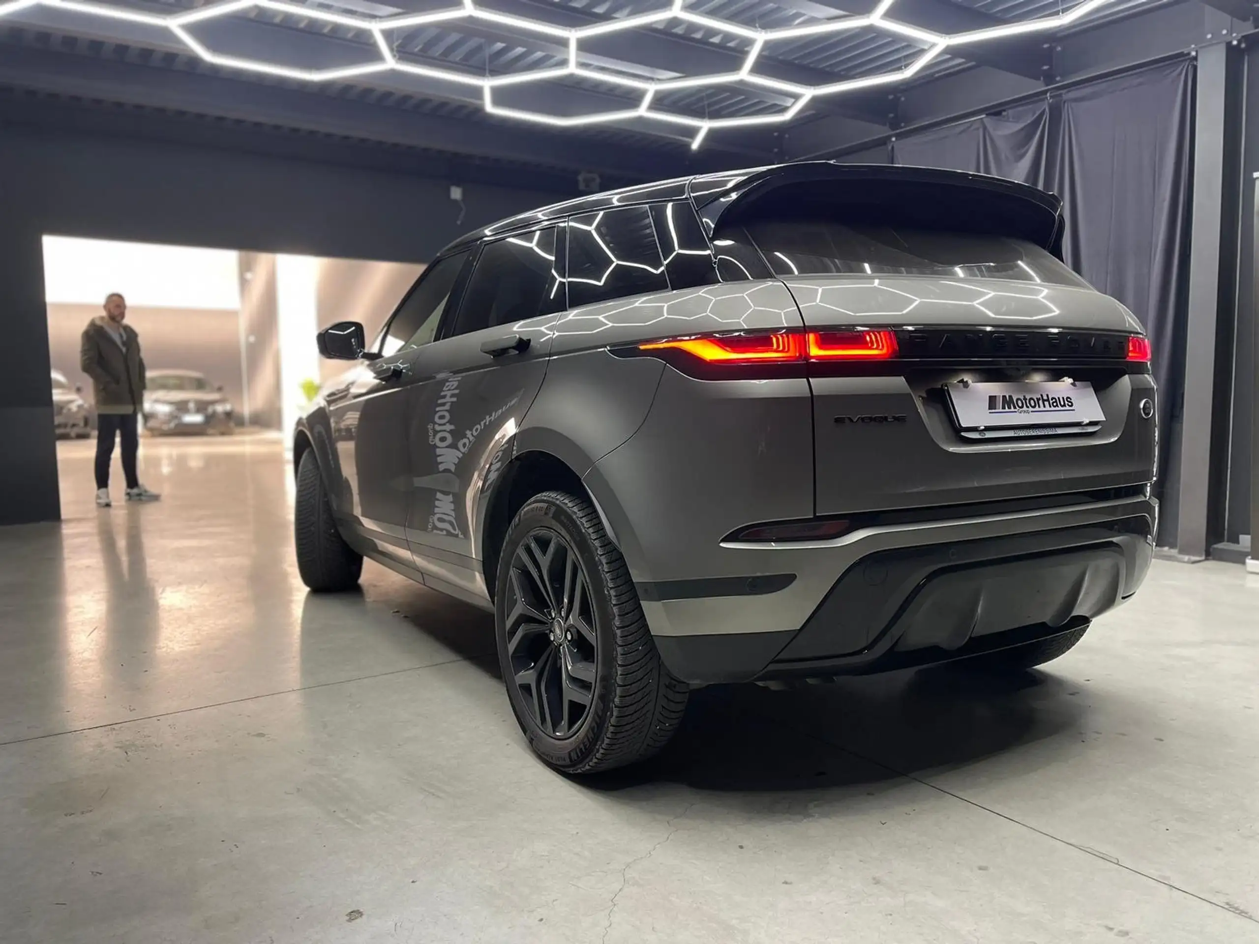 Land Rover - Range Rover Evoque