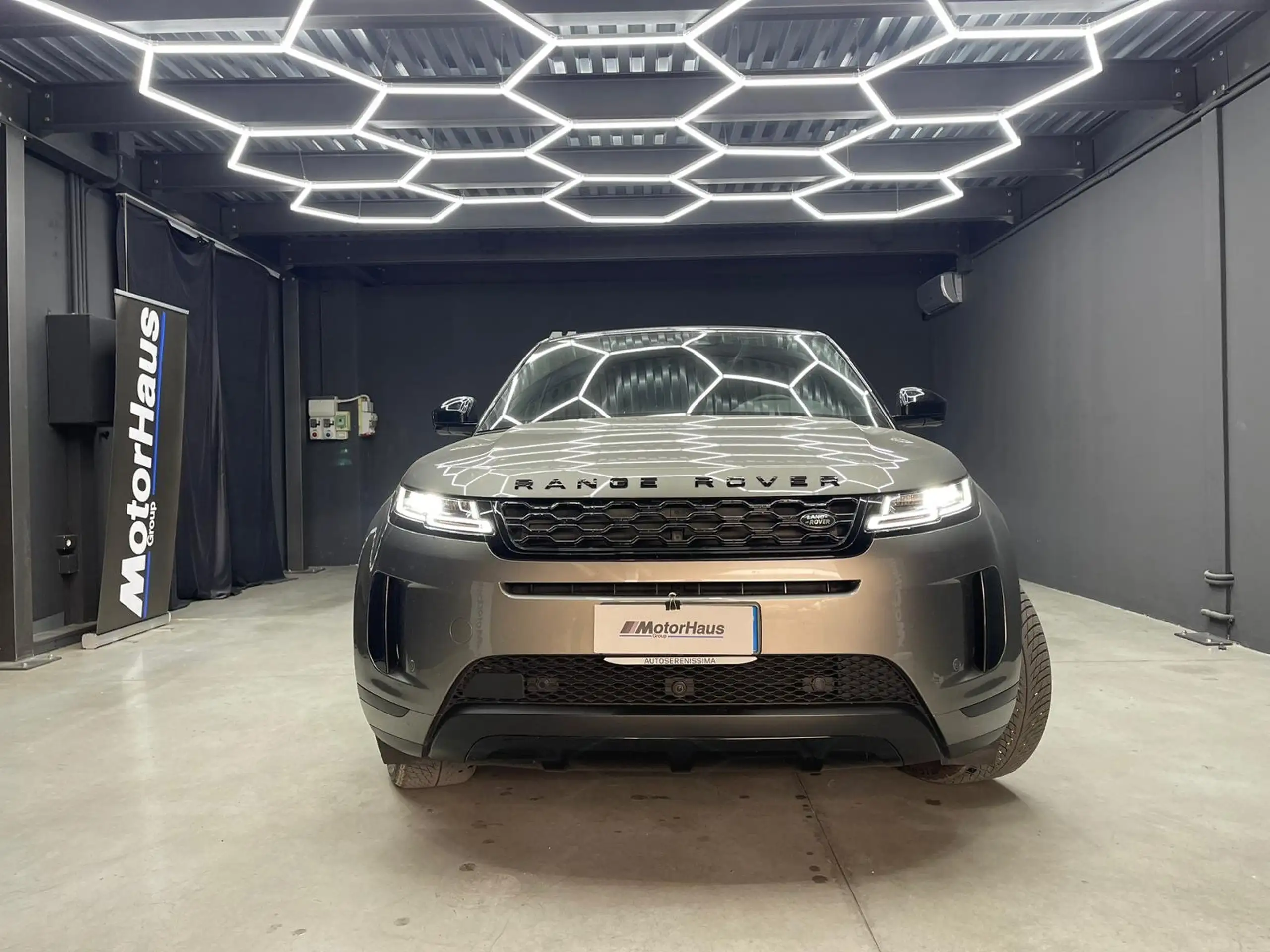 Land Rover - Range Rover Evoque