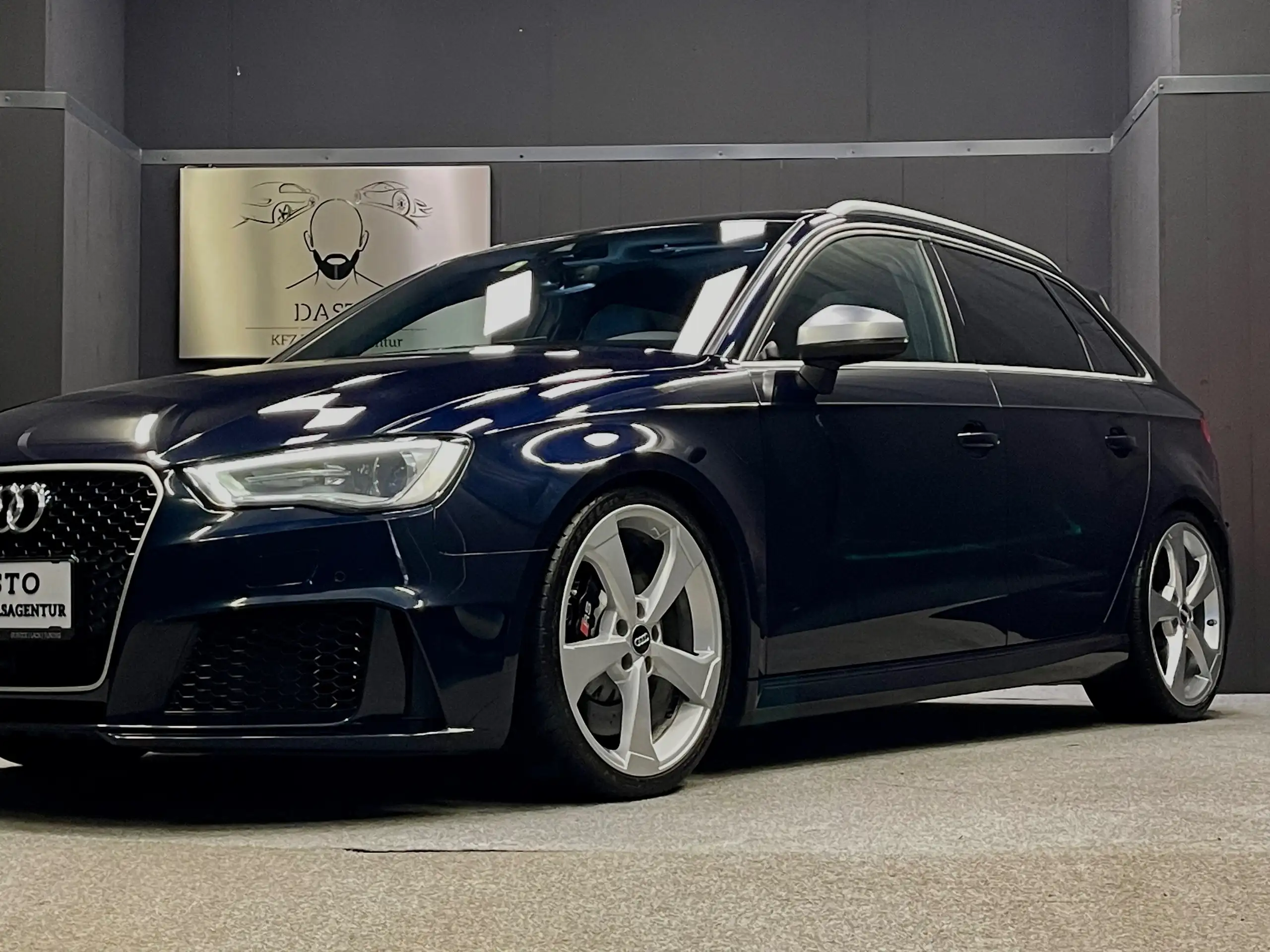 Audi - RS3