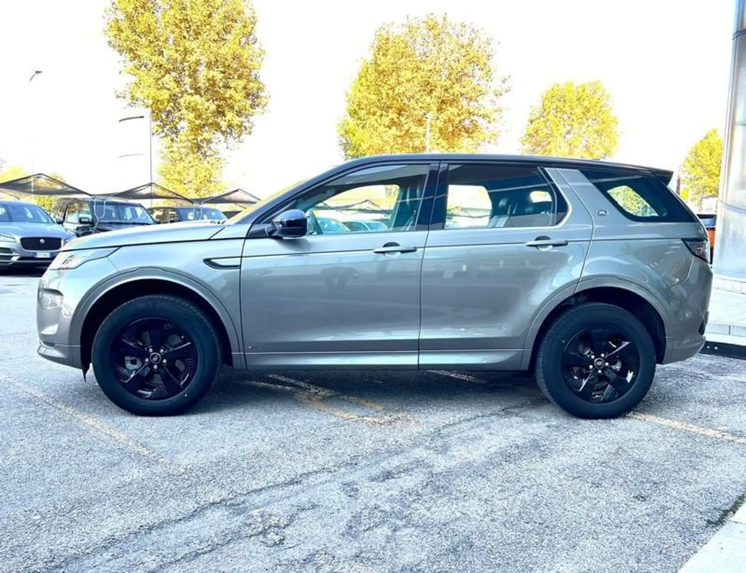 Land Rover - Discovery Sport