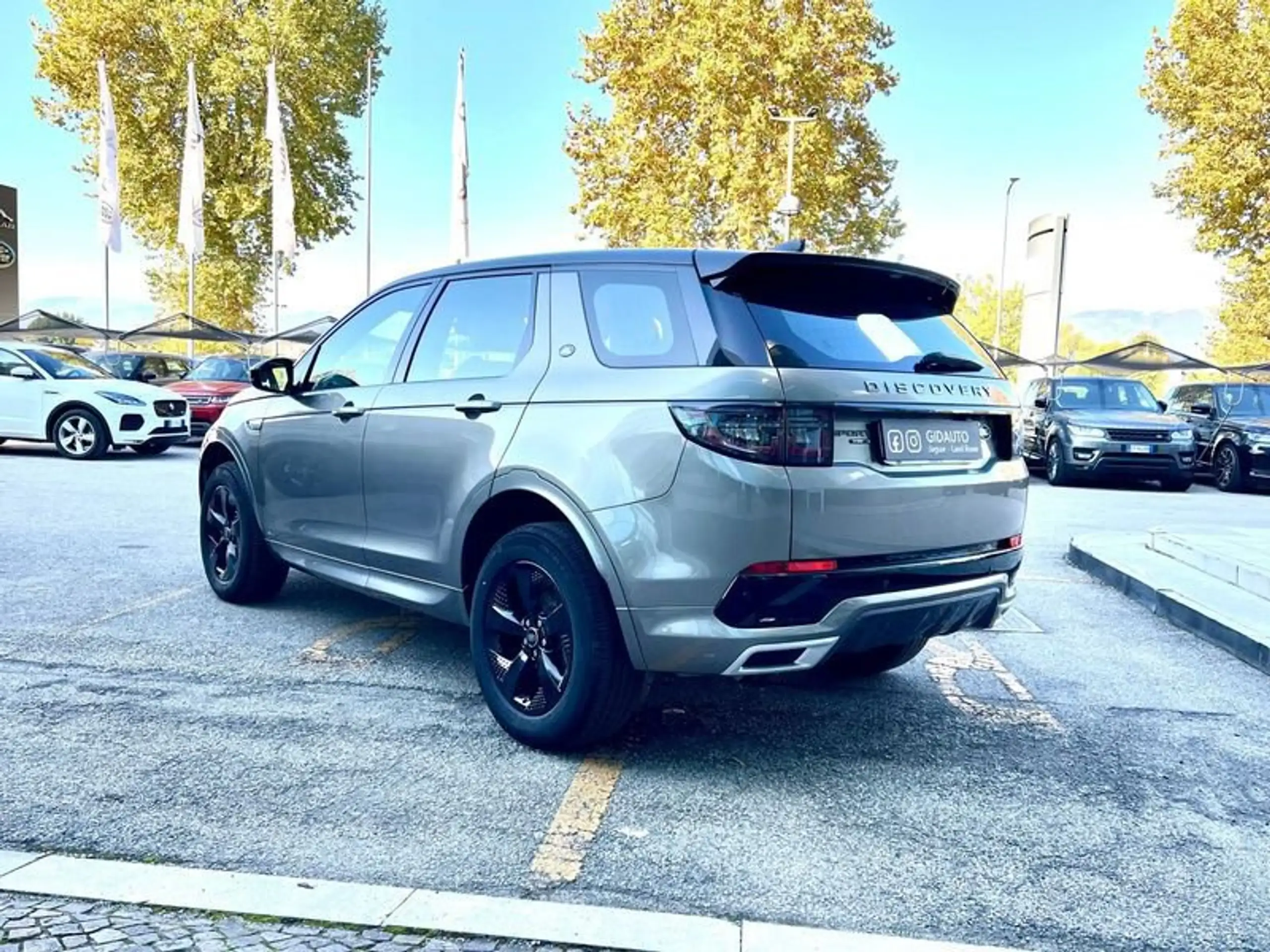 Land Rover - Discovery Sport