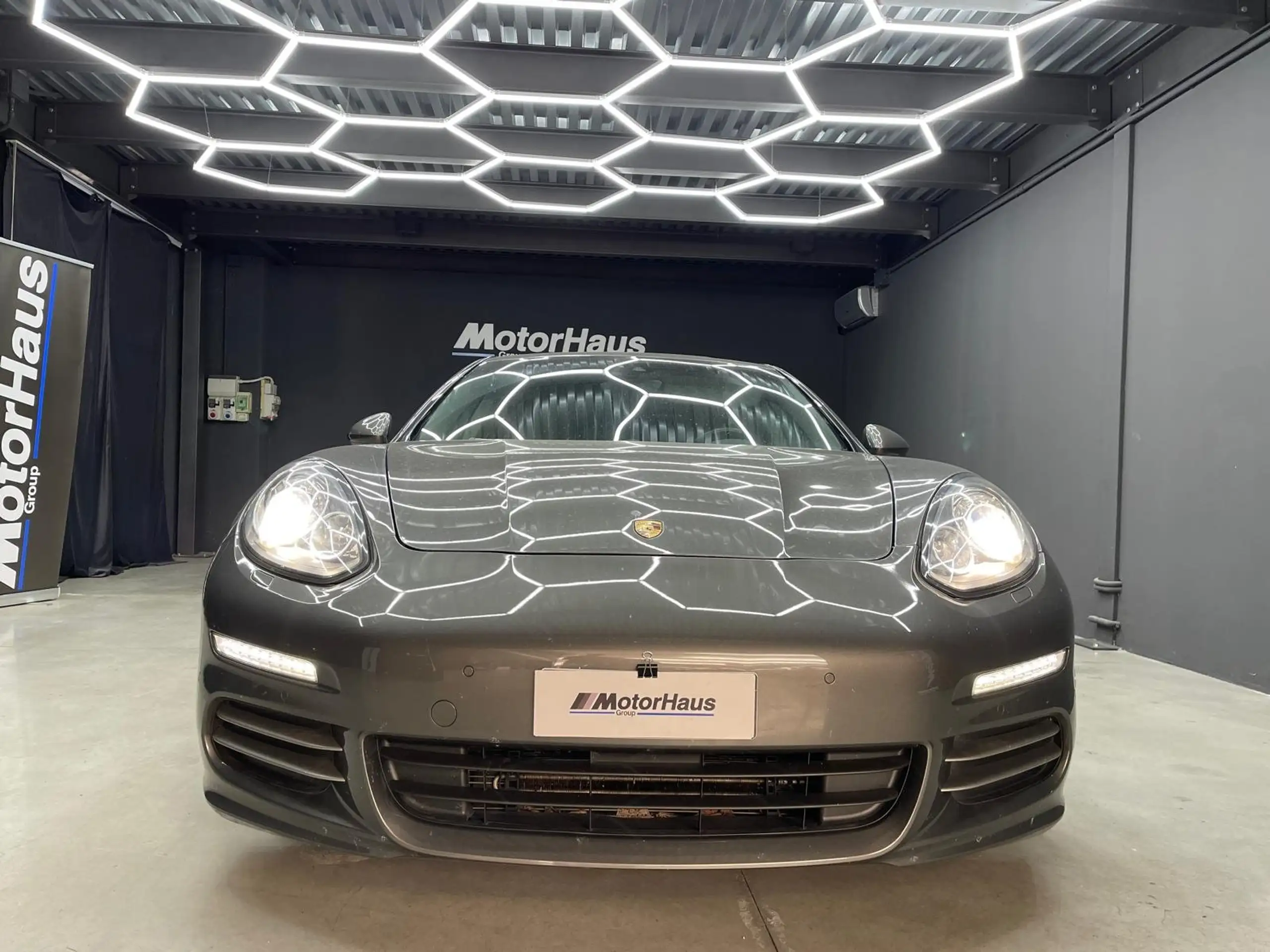 Porsche - Panamera