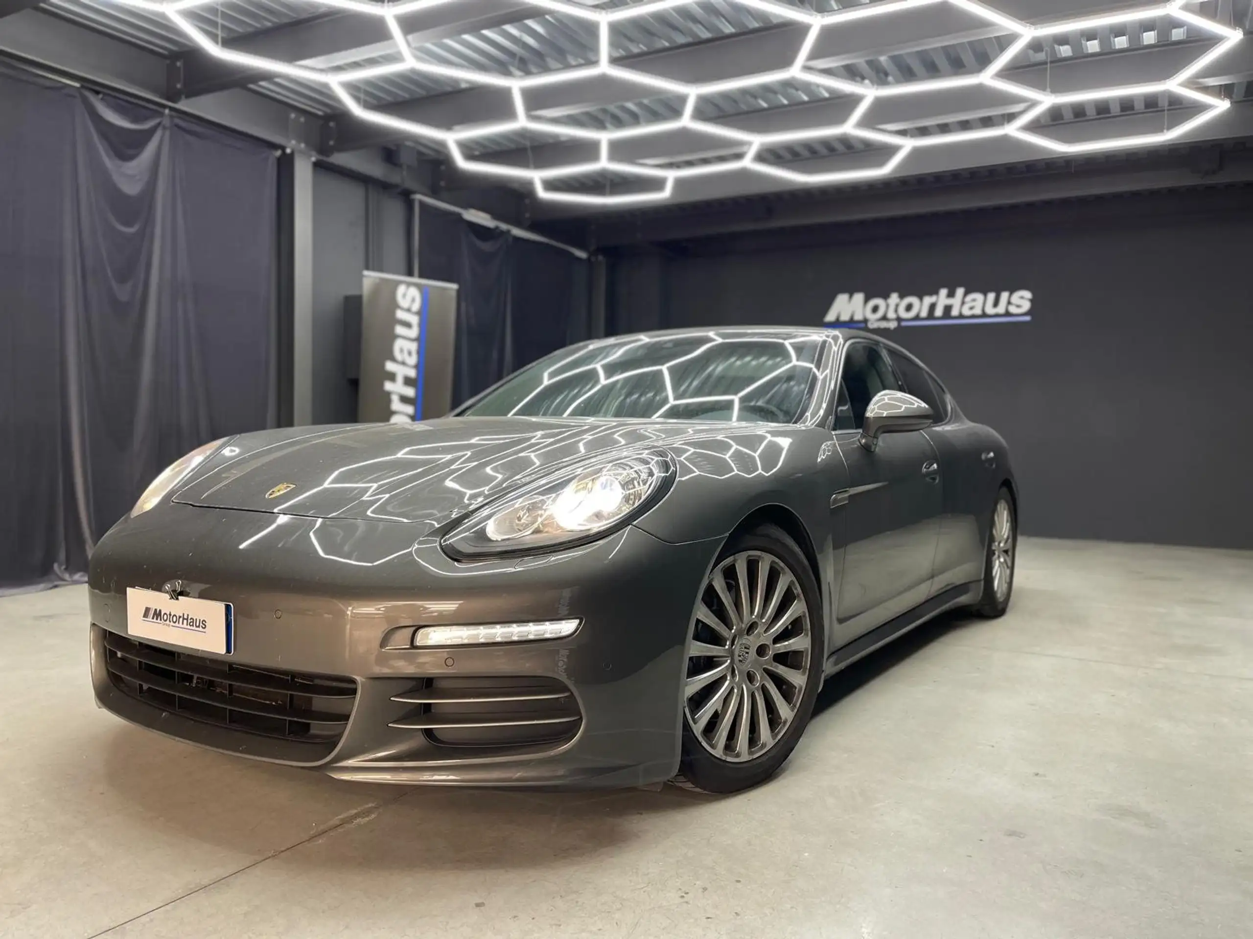 Porsche - Panamera