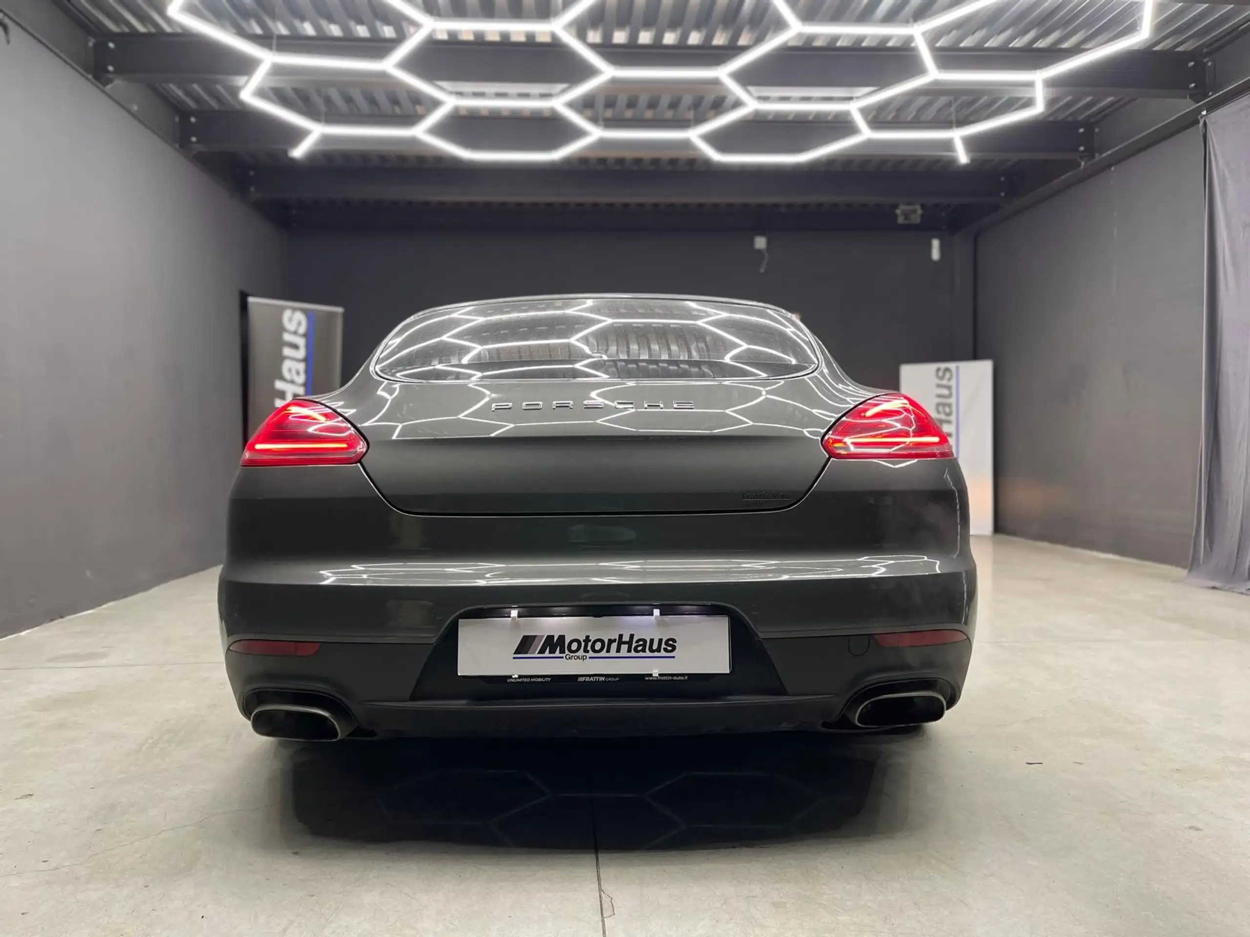 Porsche - Panamera