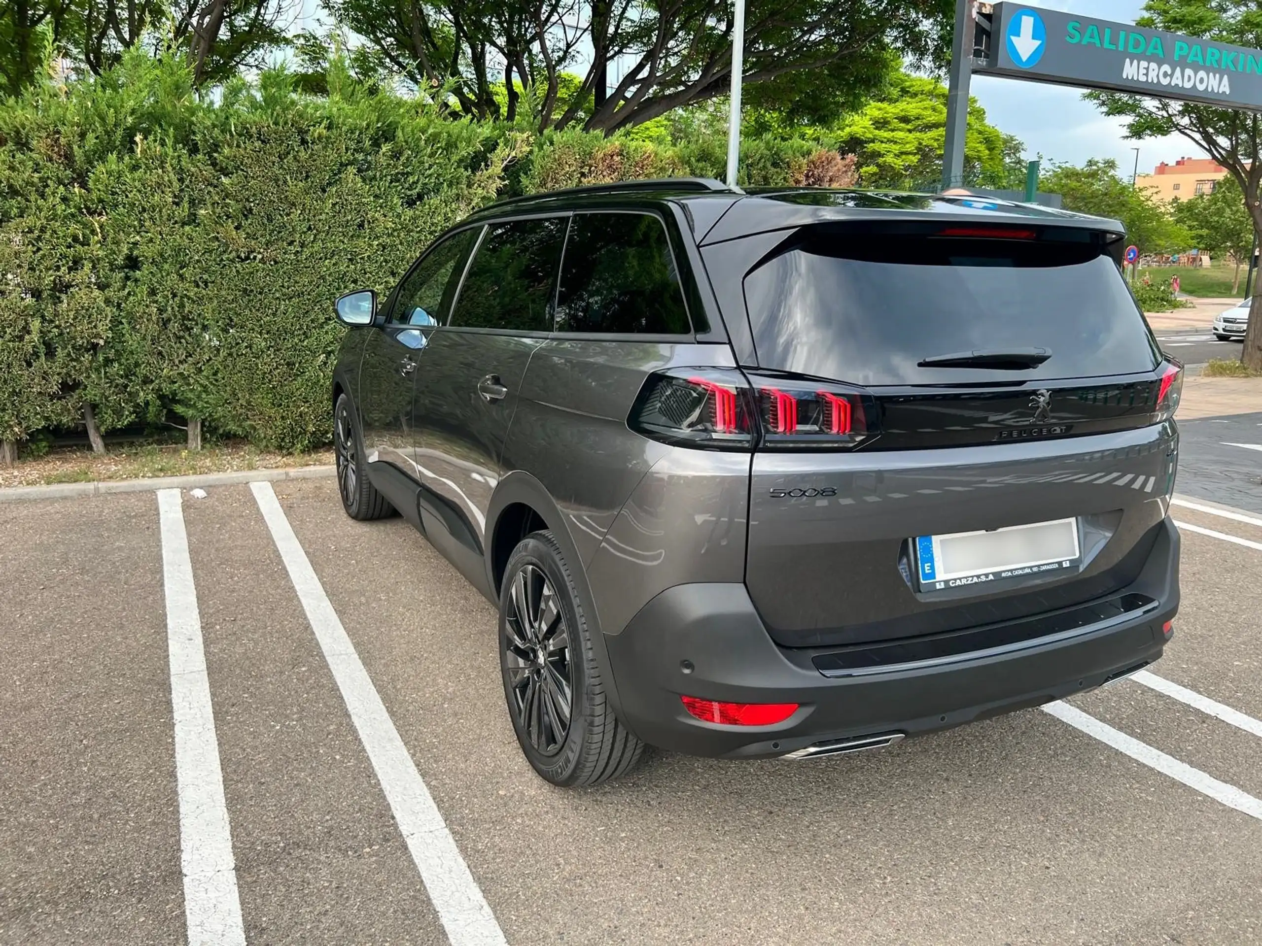 Peugeot - 5008