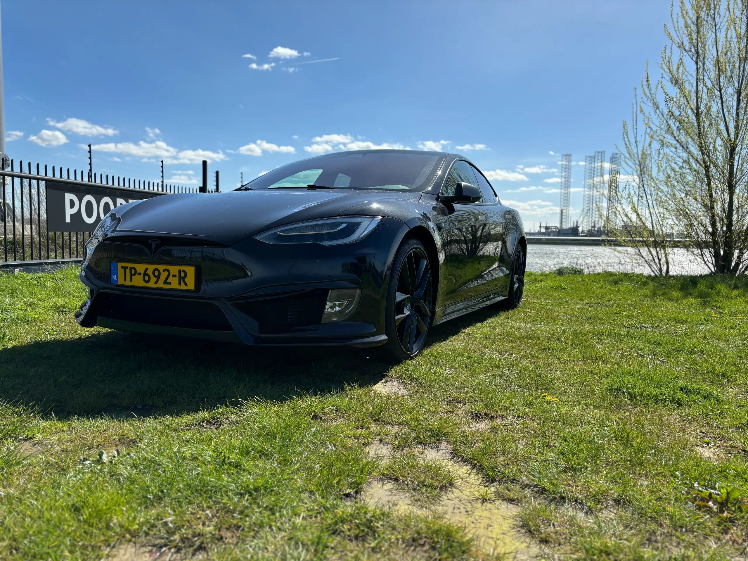 Tesla - Model S