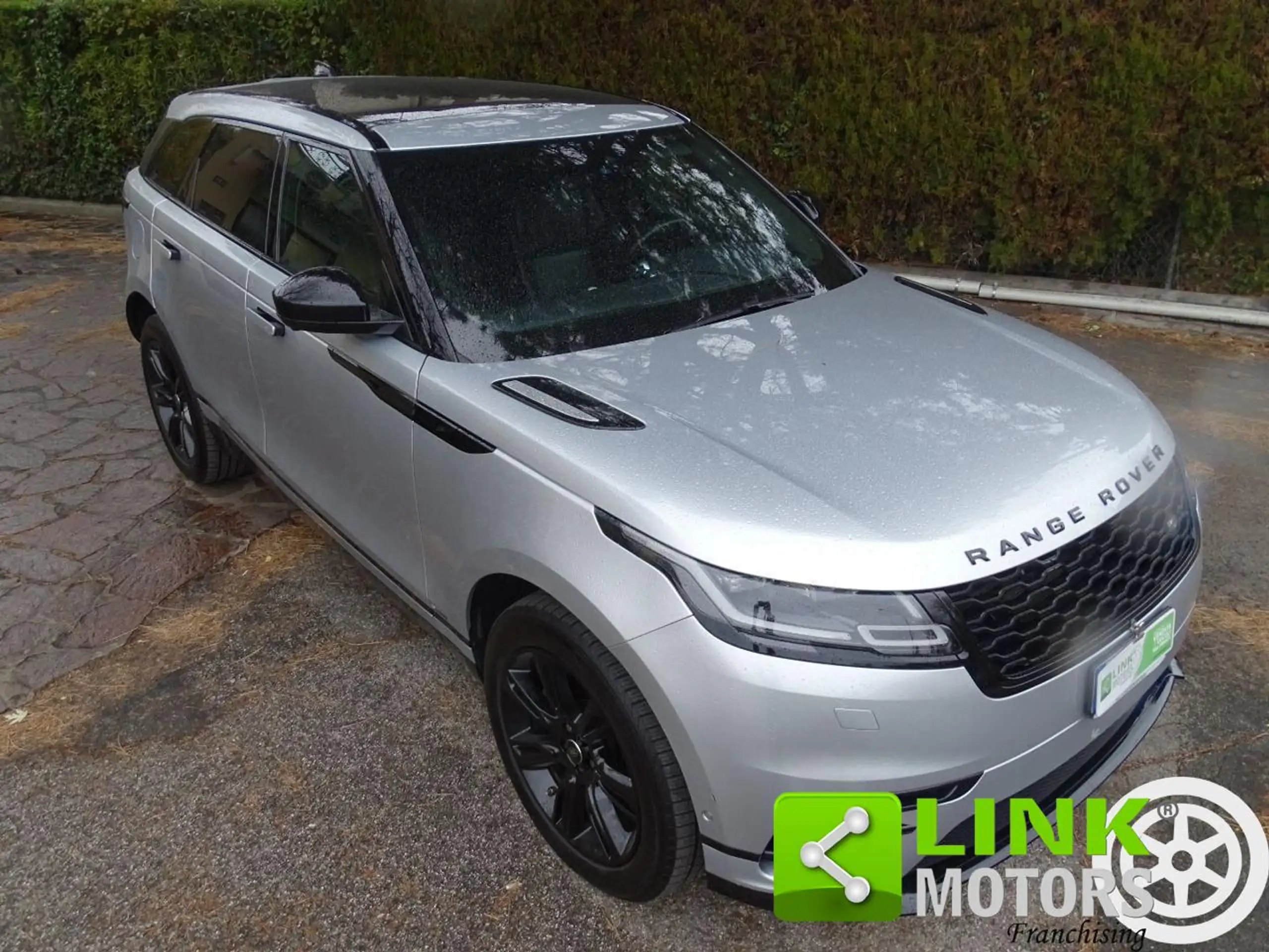 Land Rover - Range Rover Velar