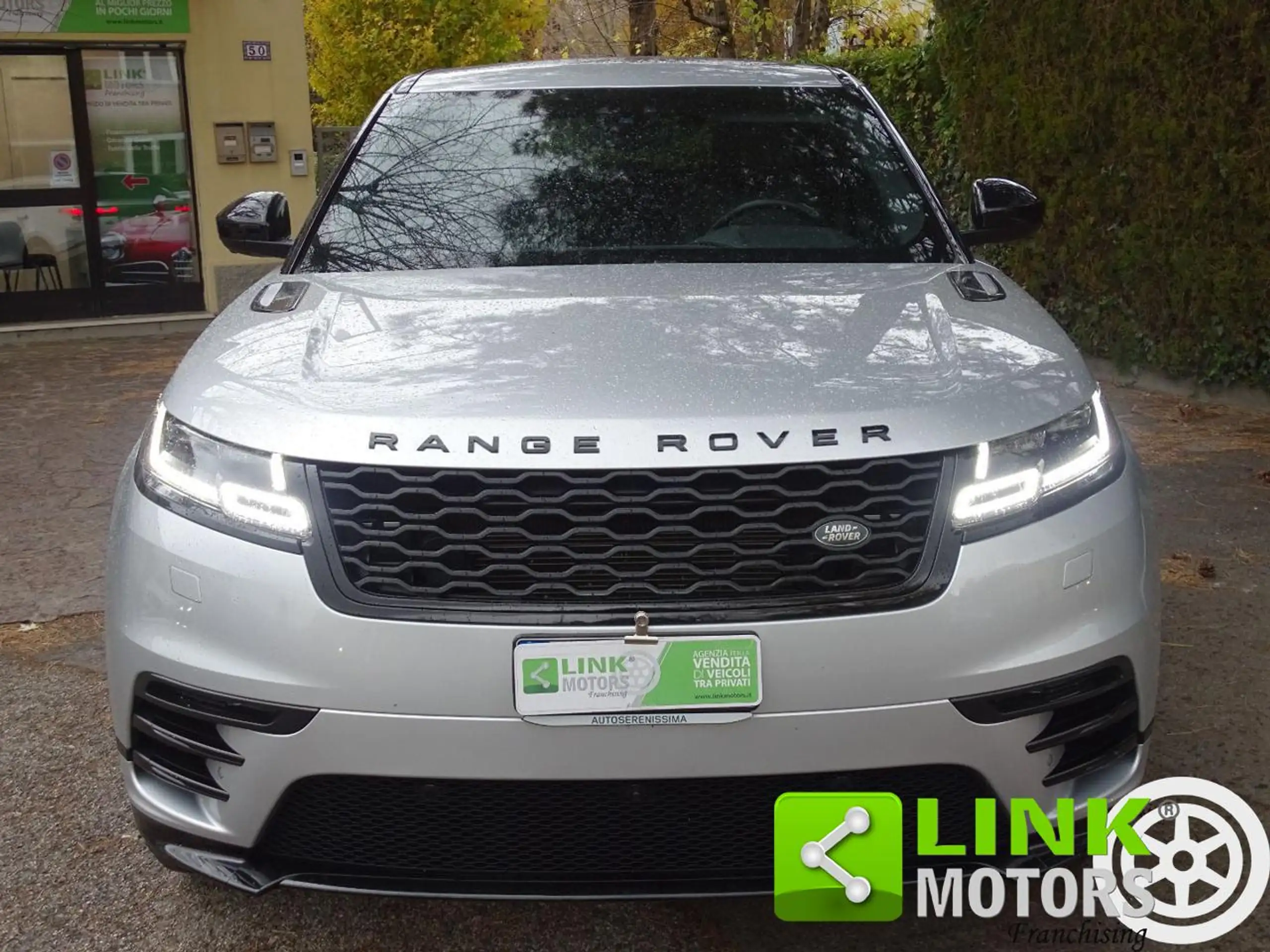 Land Rover - Range Rover Velar