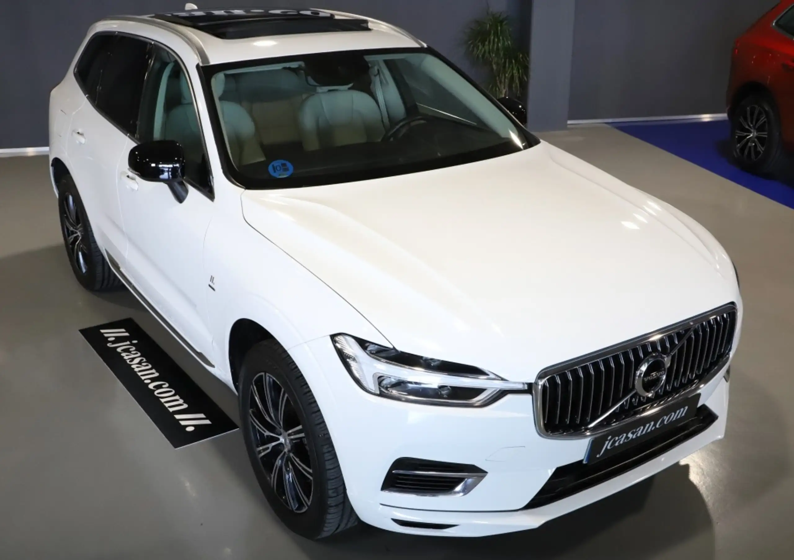 Volvo - XC60