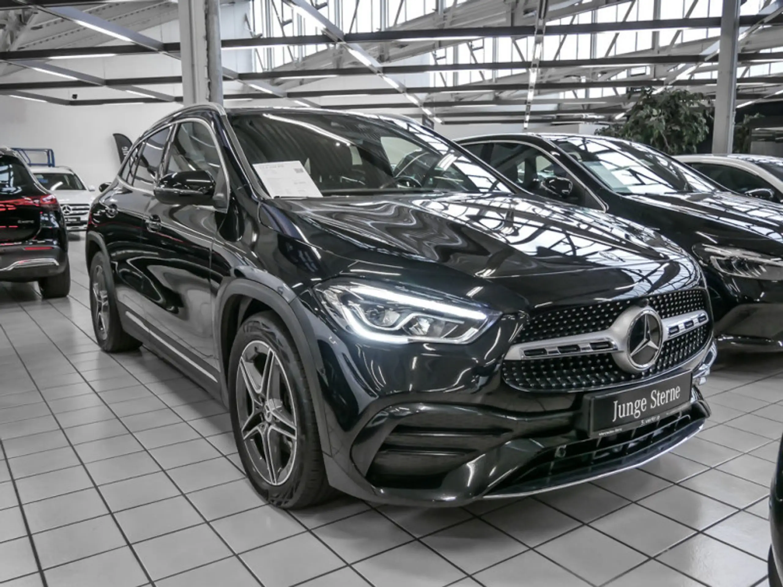 Mercedes-Benz - GLA 250