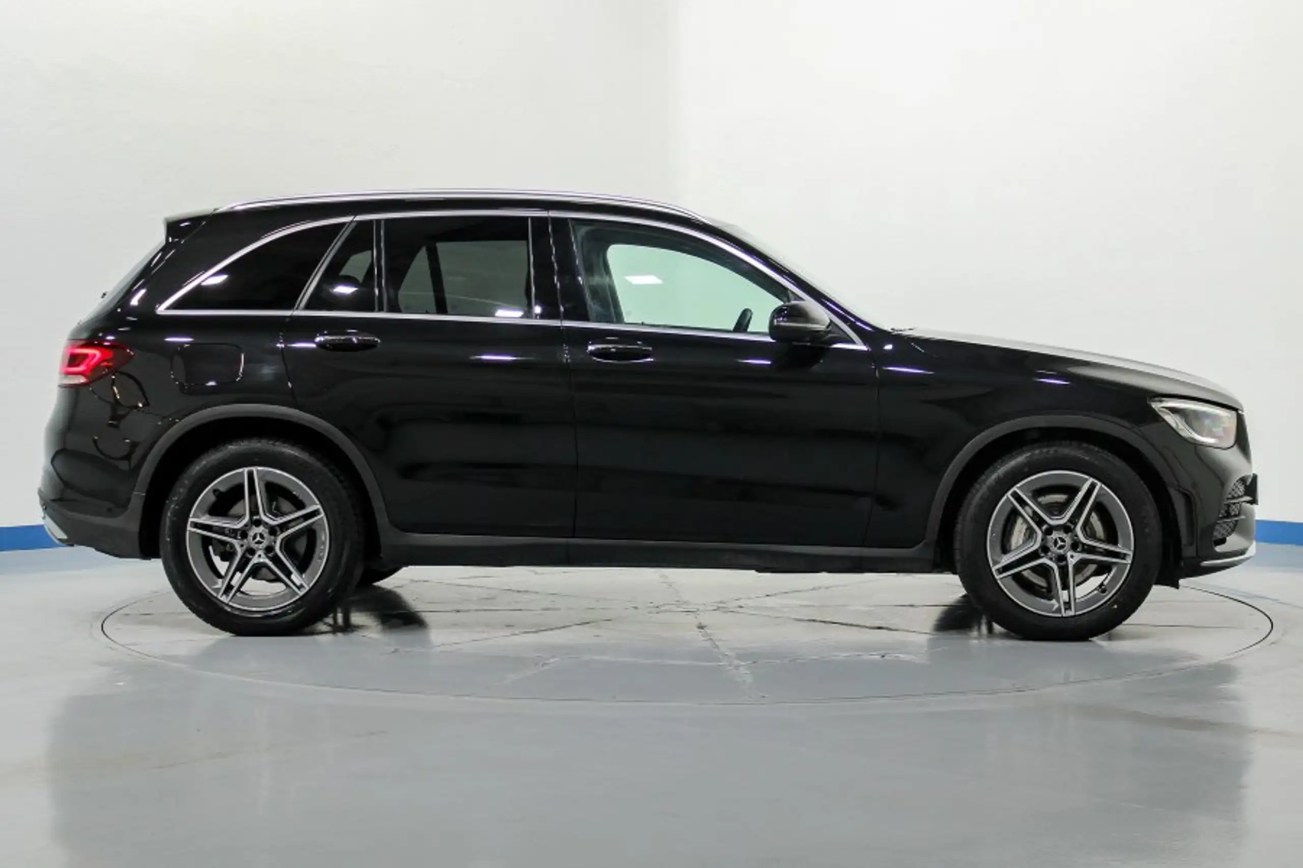 Mercedes-Benz - GLC 300