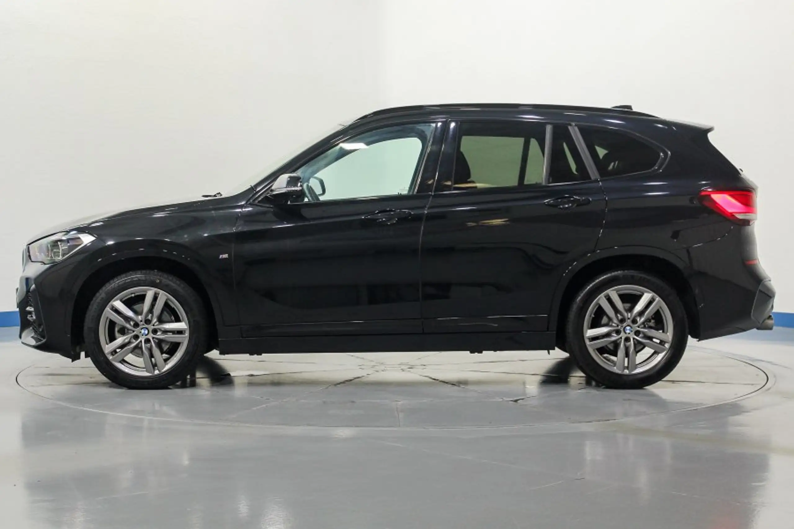 BMW - X1