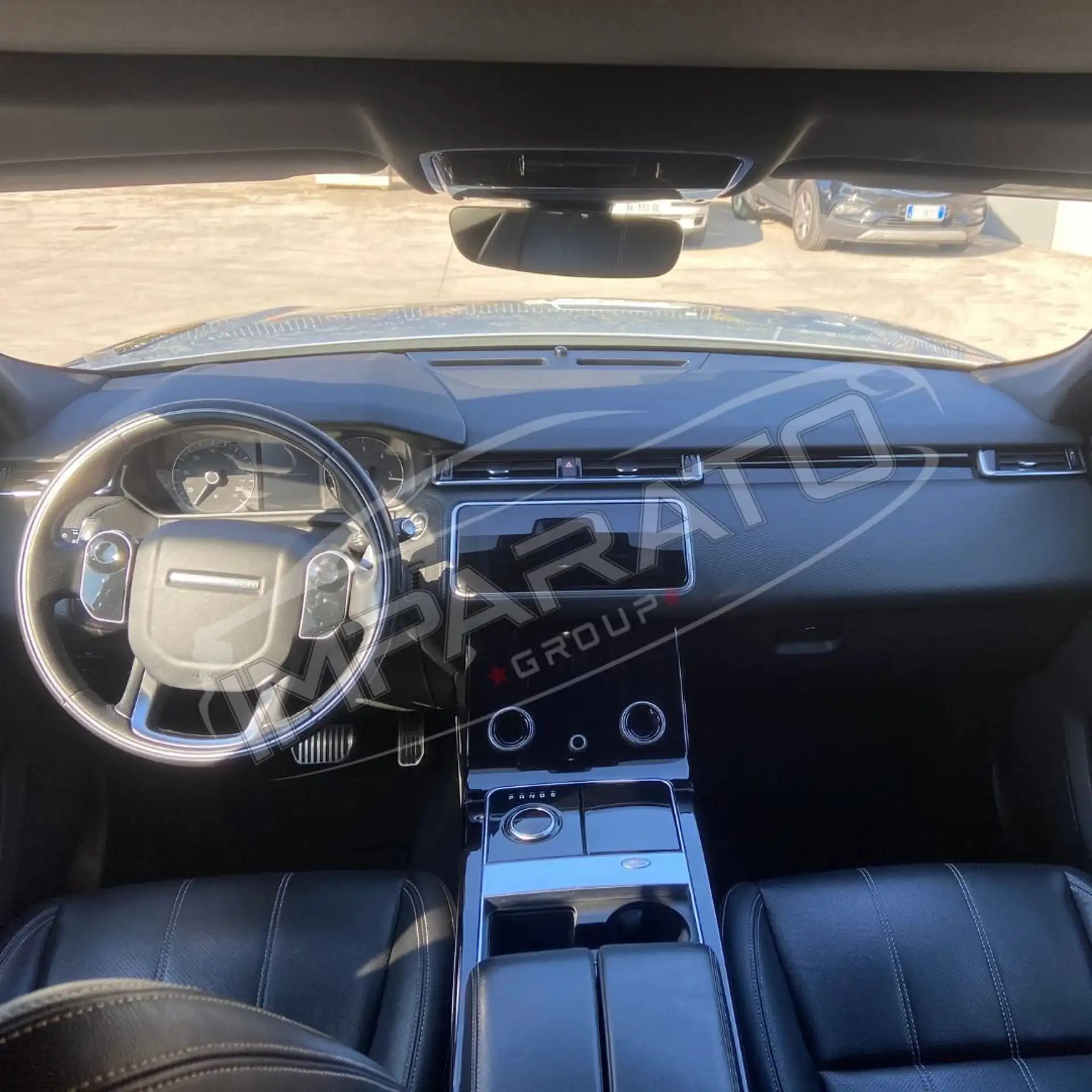 Land Rover - Range Rover Velar