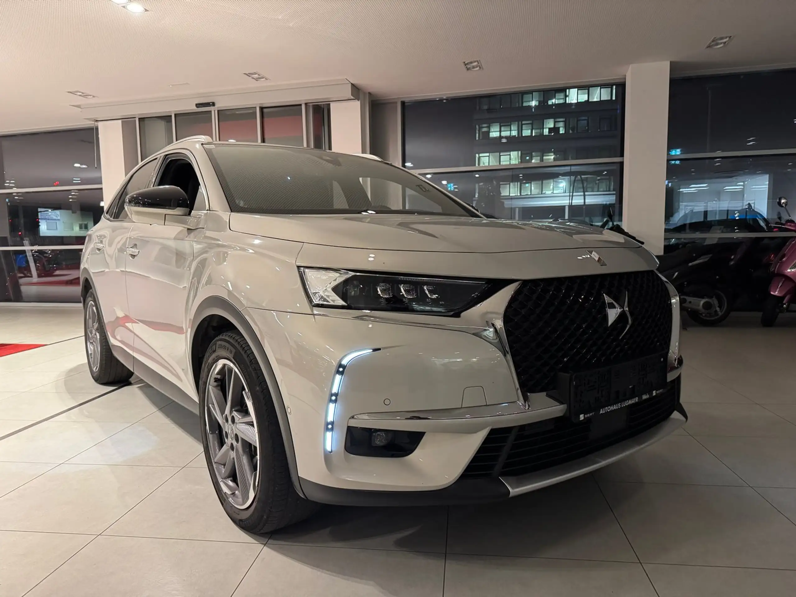 DS Automobiles - DS 7 Crossback