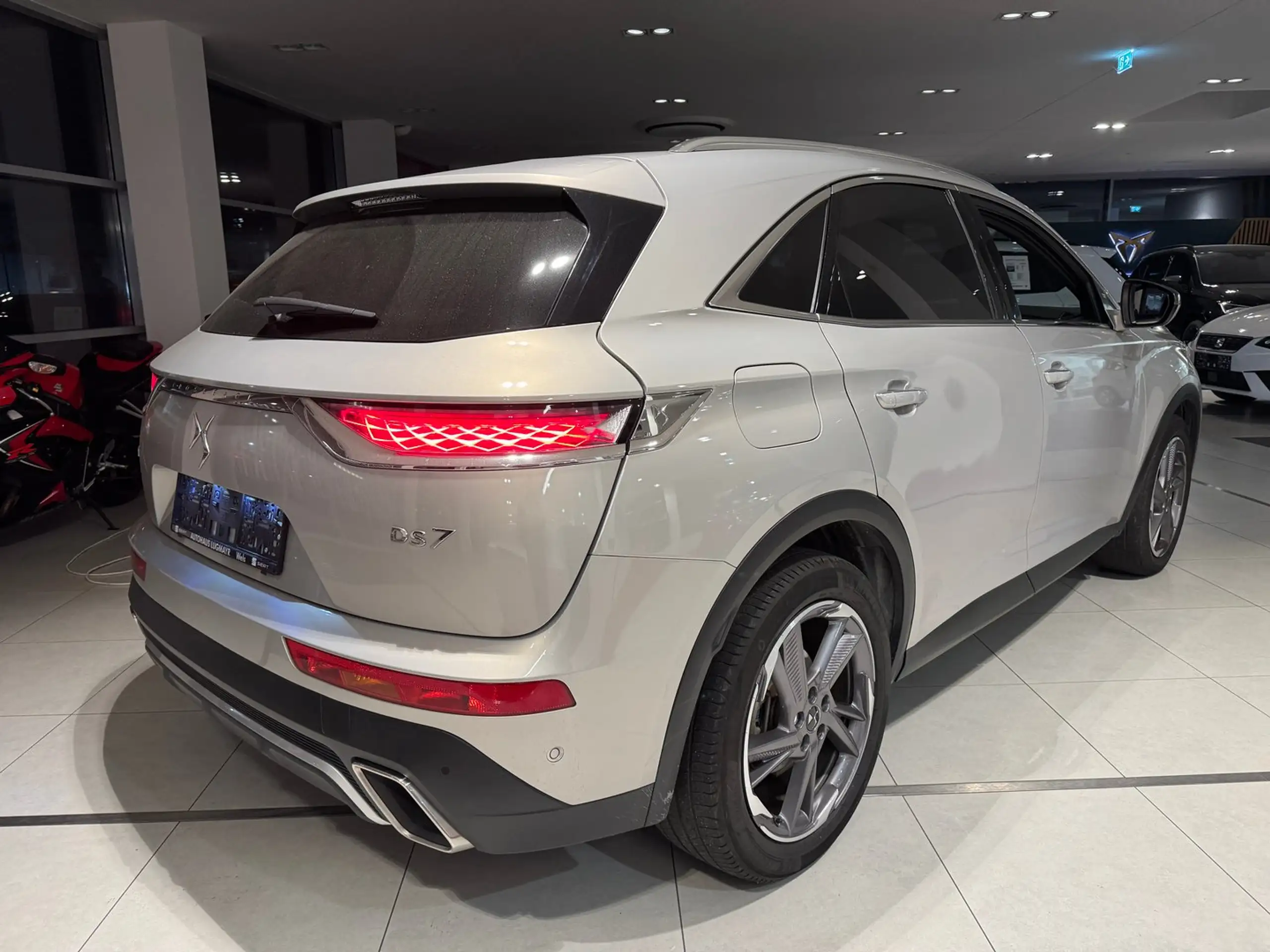 DS Automobiles - DS 7 Crossback