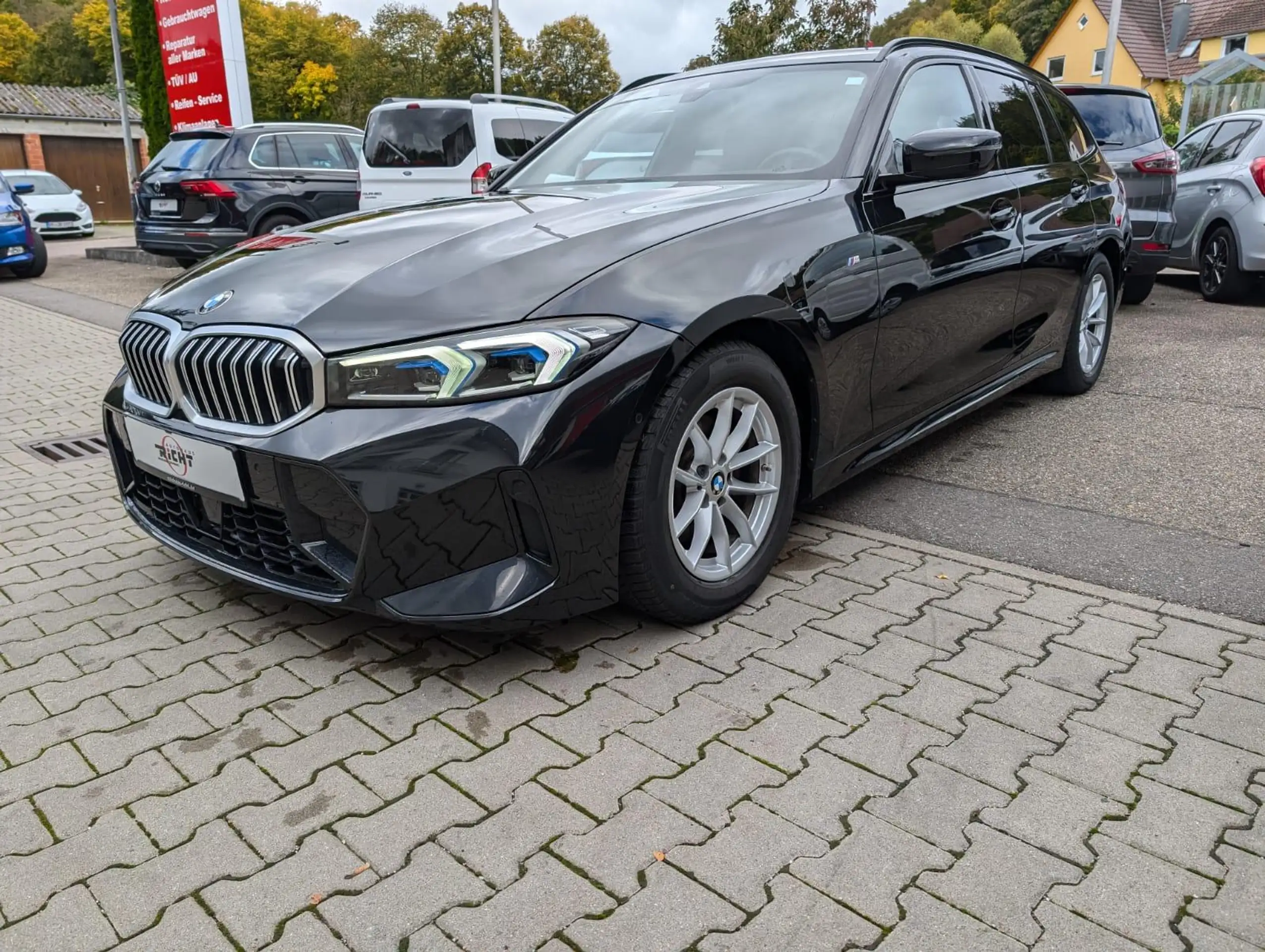 BMW - 320