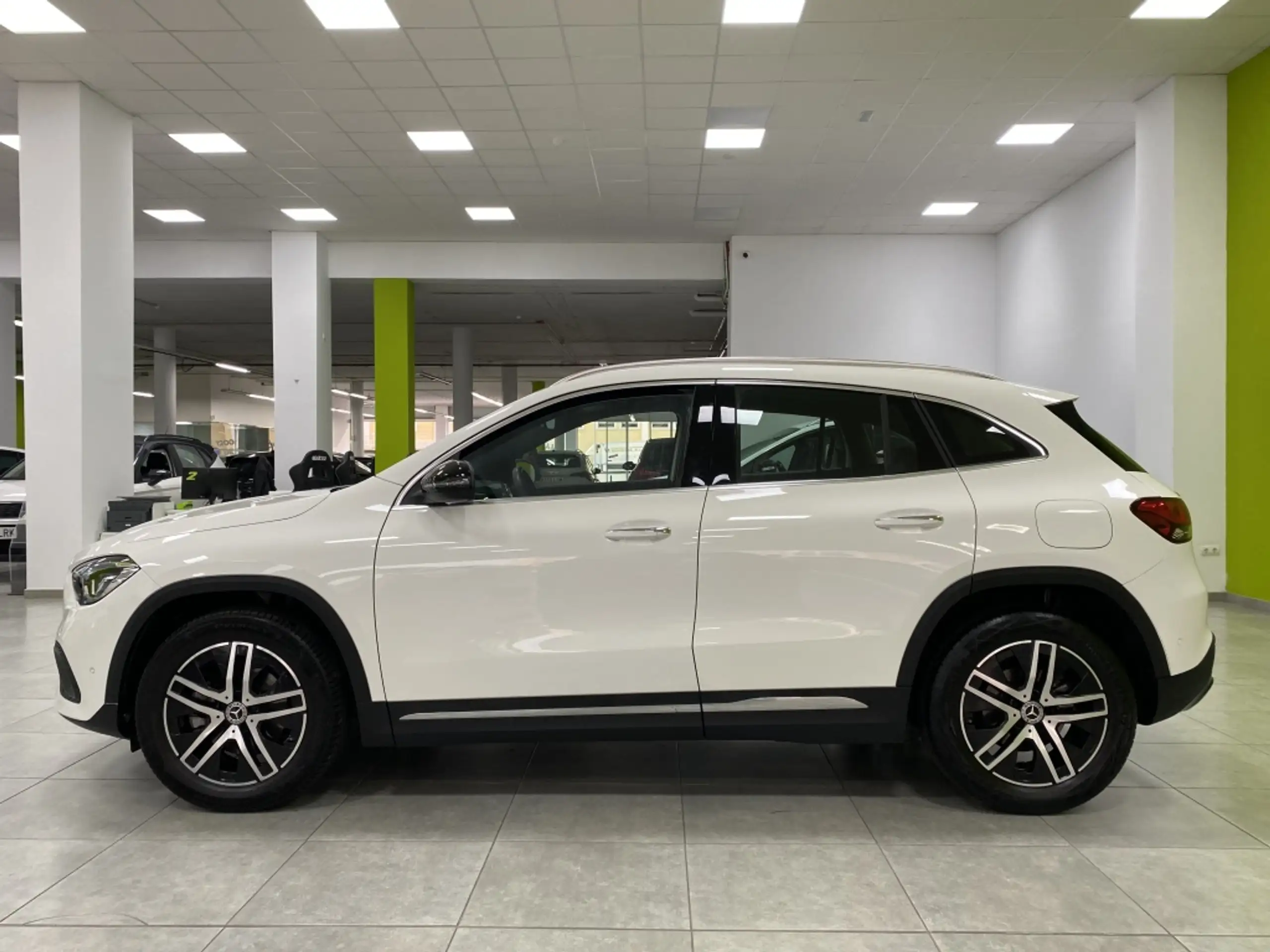 Mercedes-Benz - GLA 200