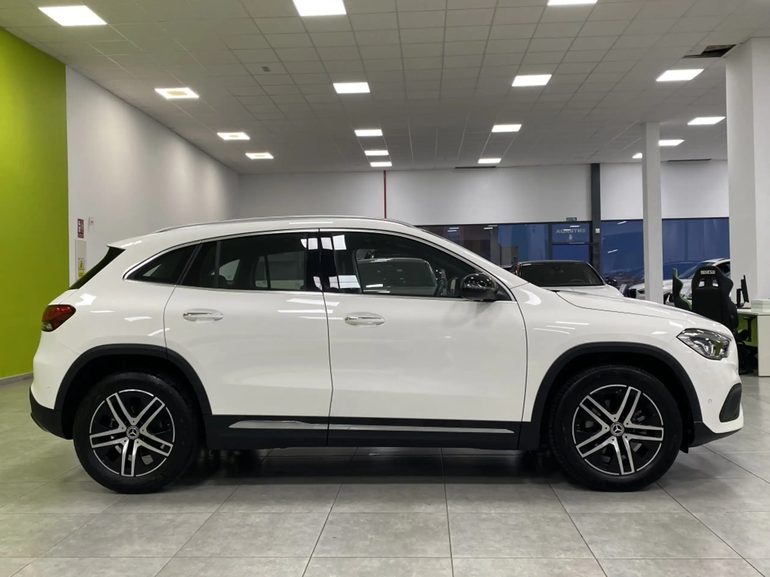 Mercedes-Benz - GLA 200