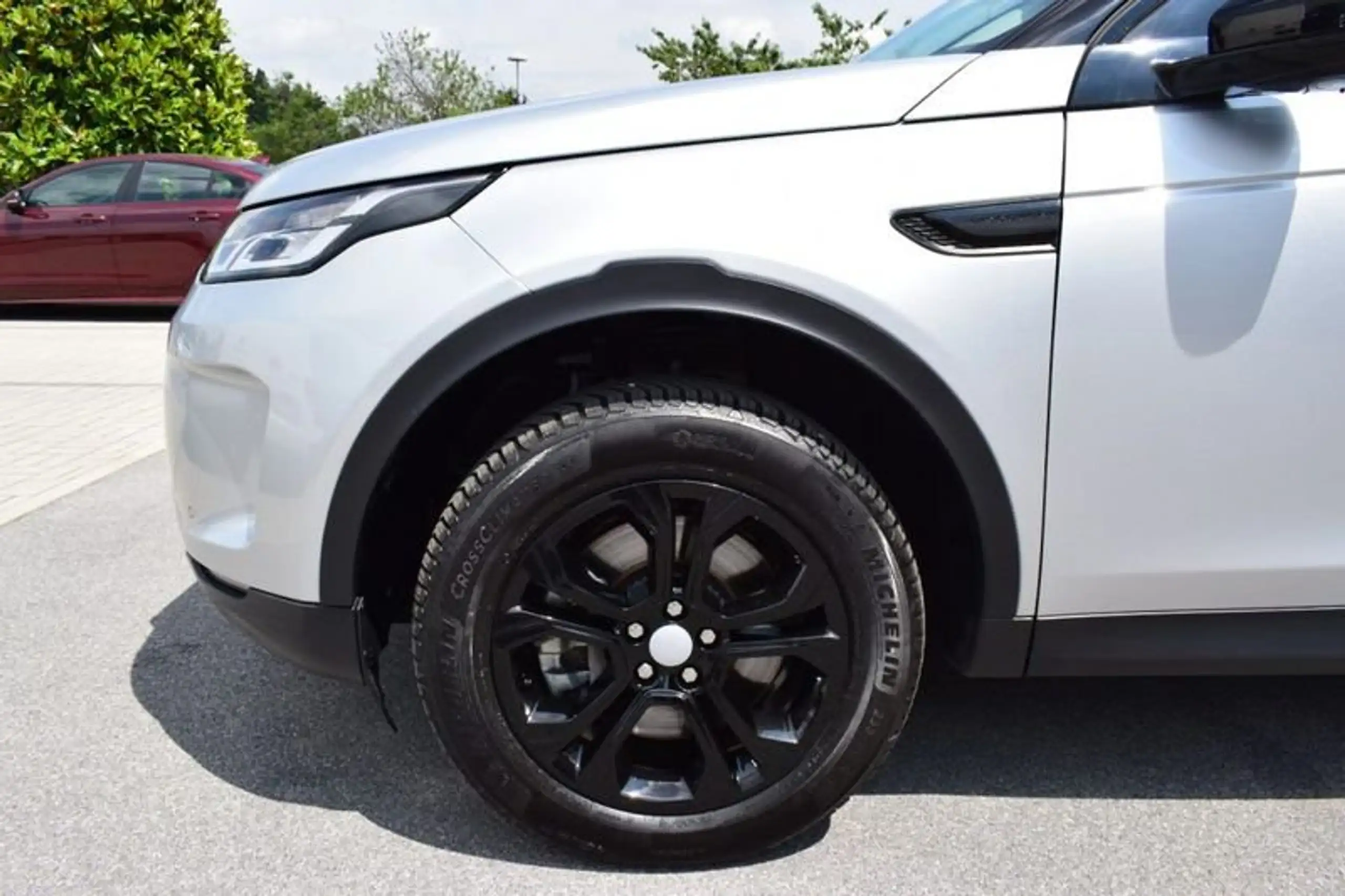 Land Rover - Discovery Sport