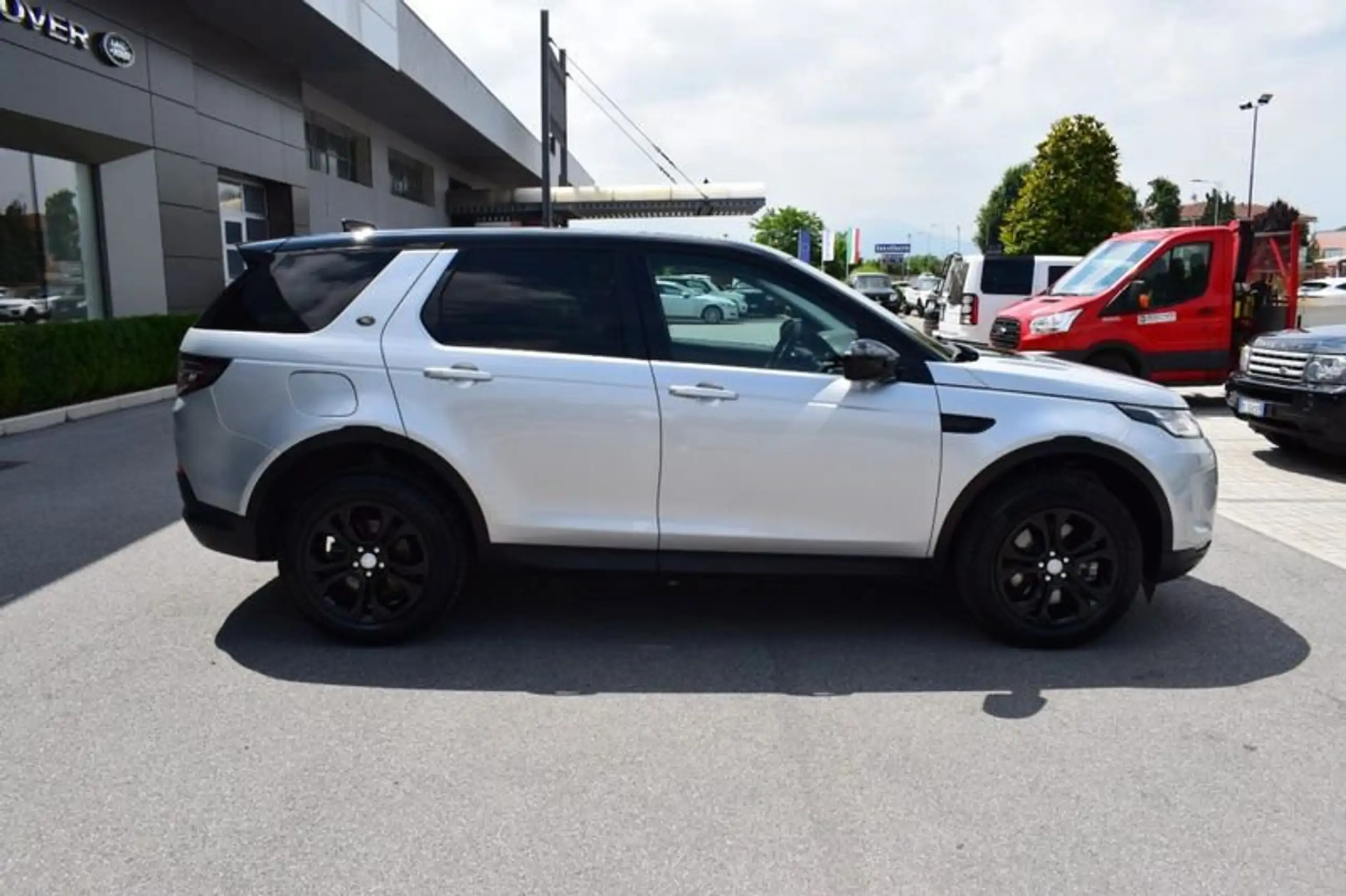 Land Rover - Discovery Sport