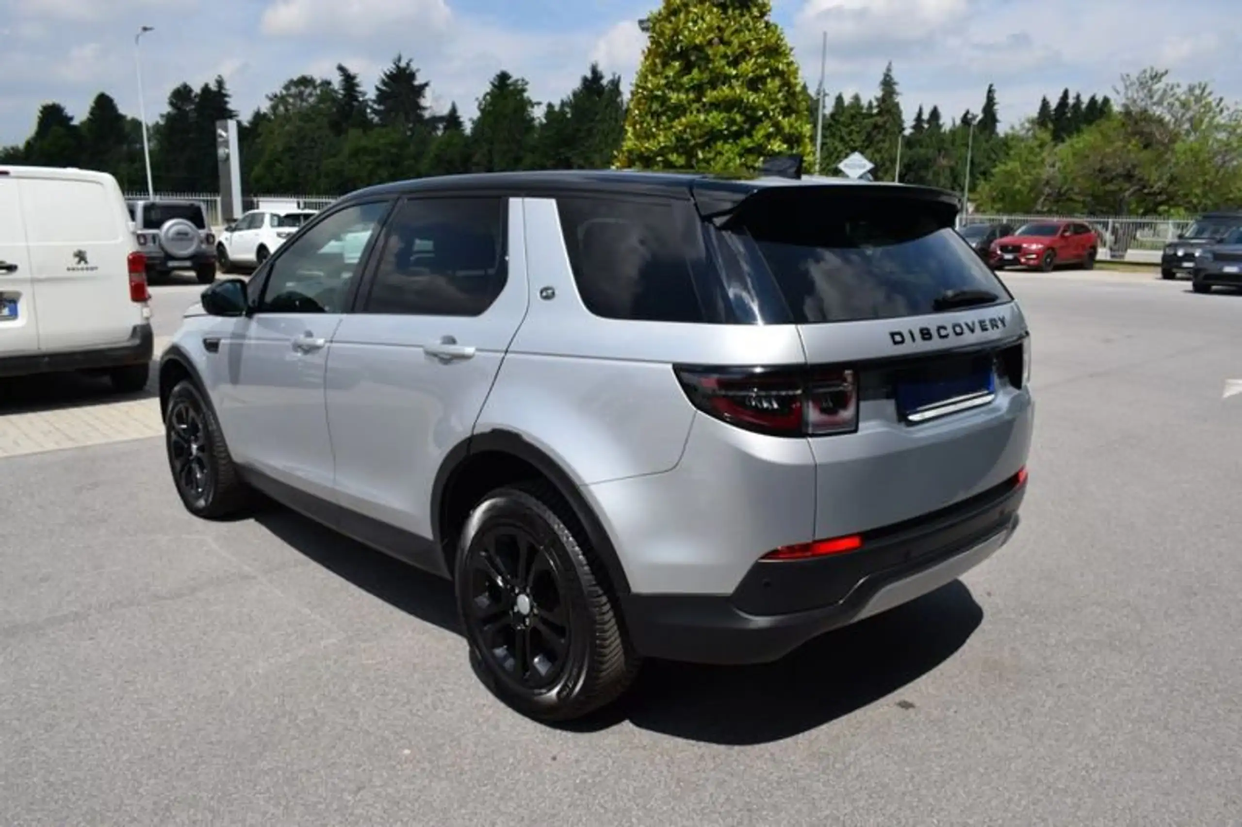 Land Rover - Discovery Sport