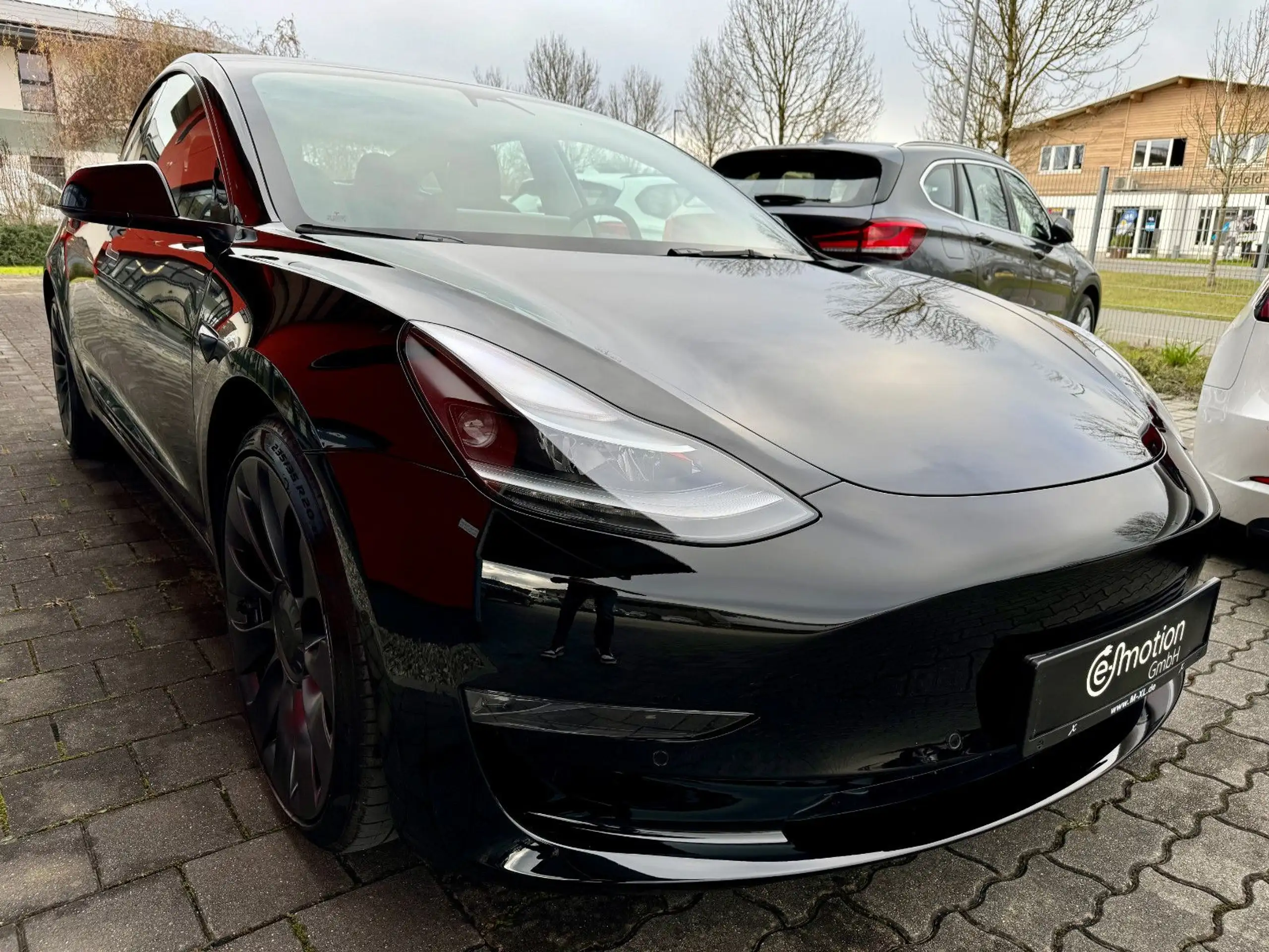 Tesla - Model 3