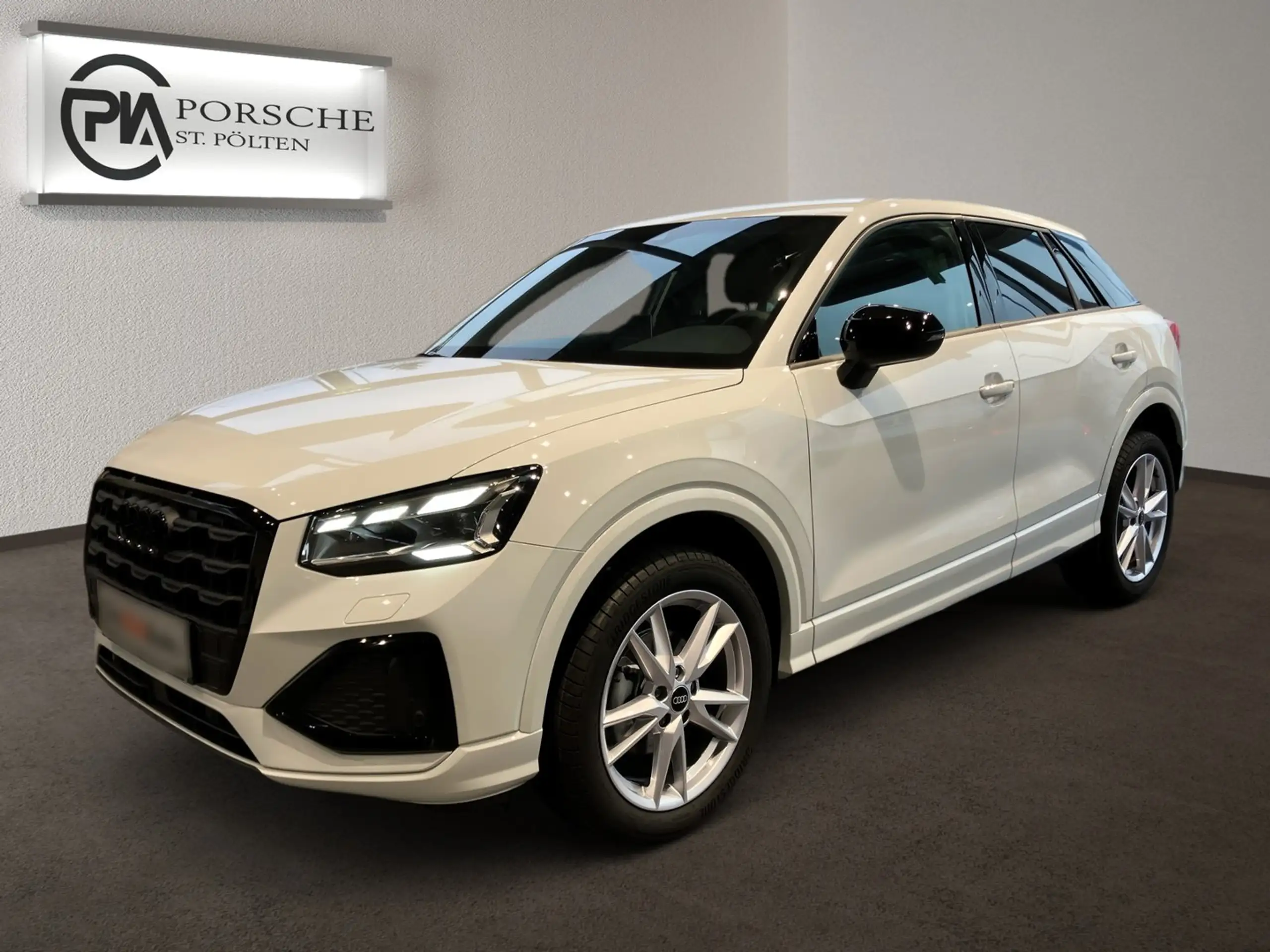 Audi - Q2