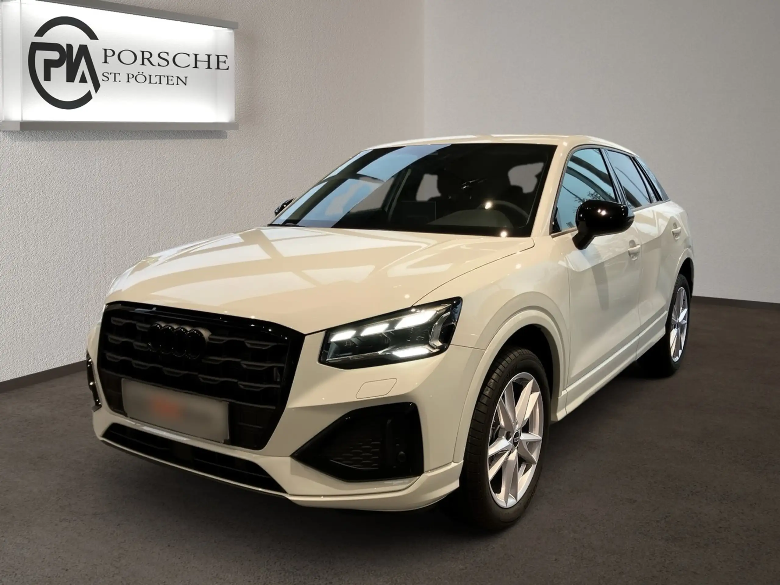 Audi - Q2