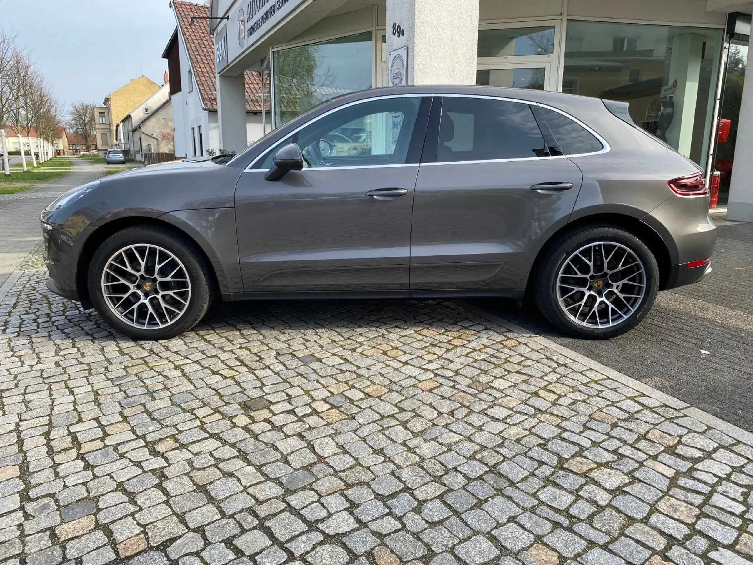 Porsche - Macan