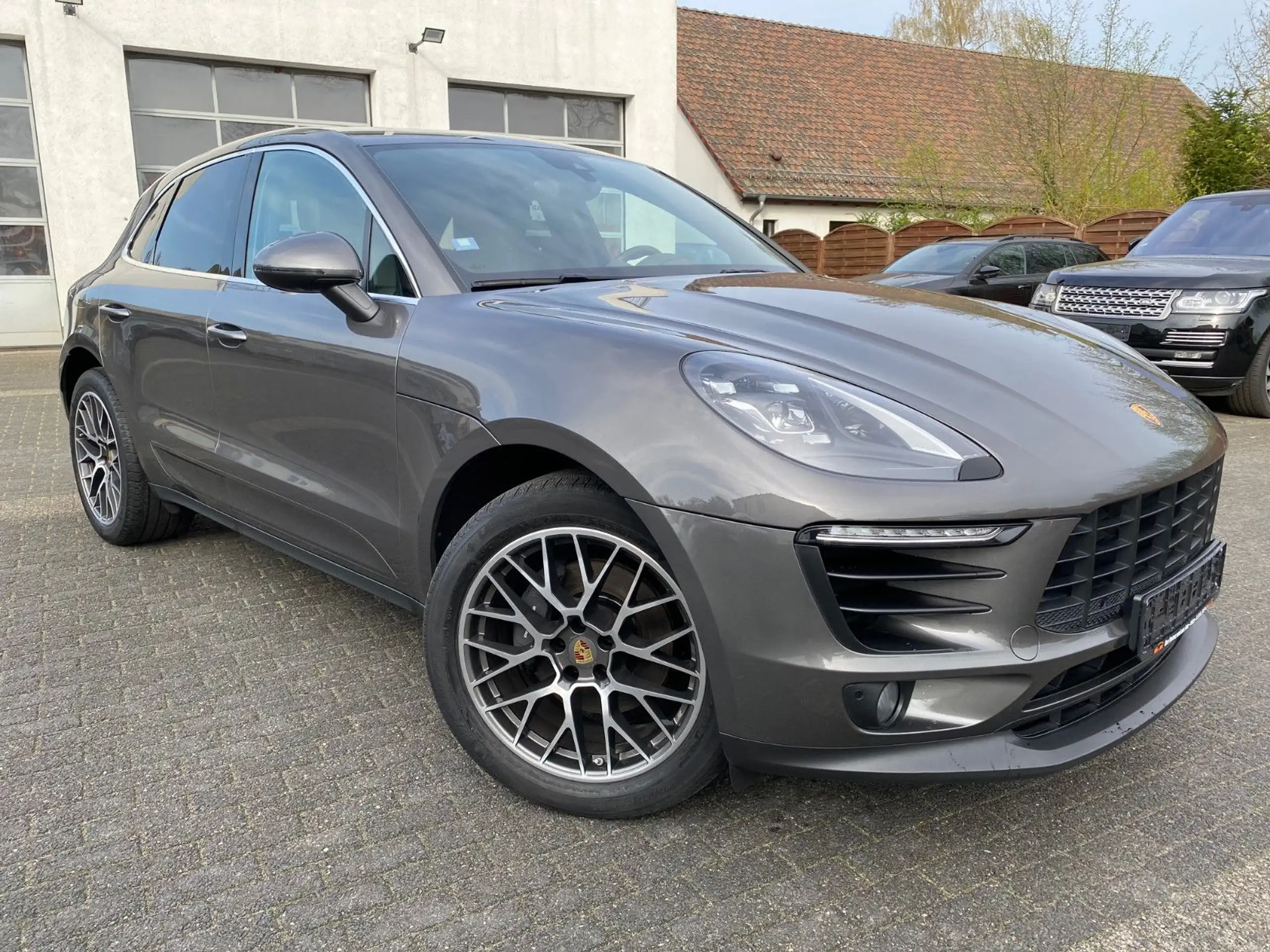 Porsche - Macan