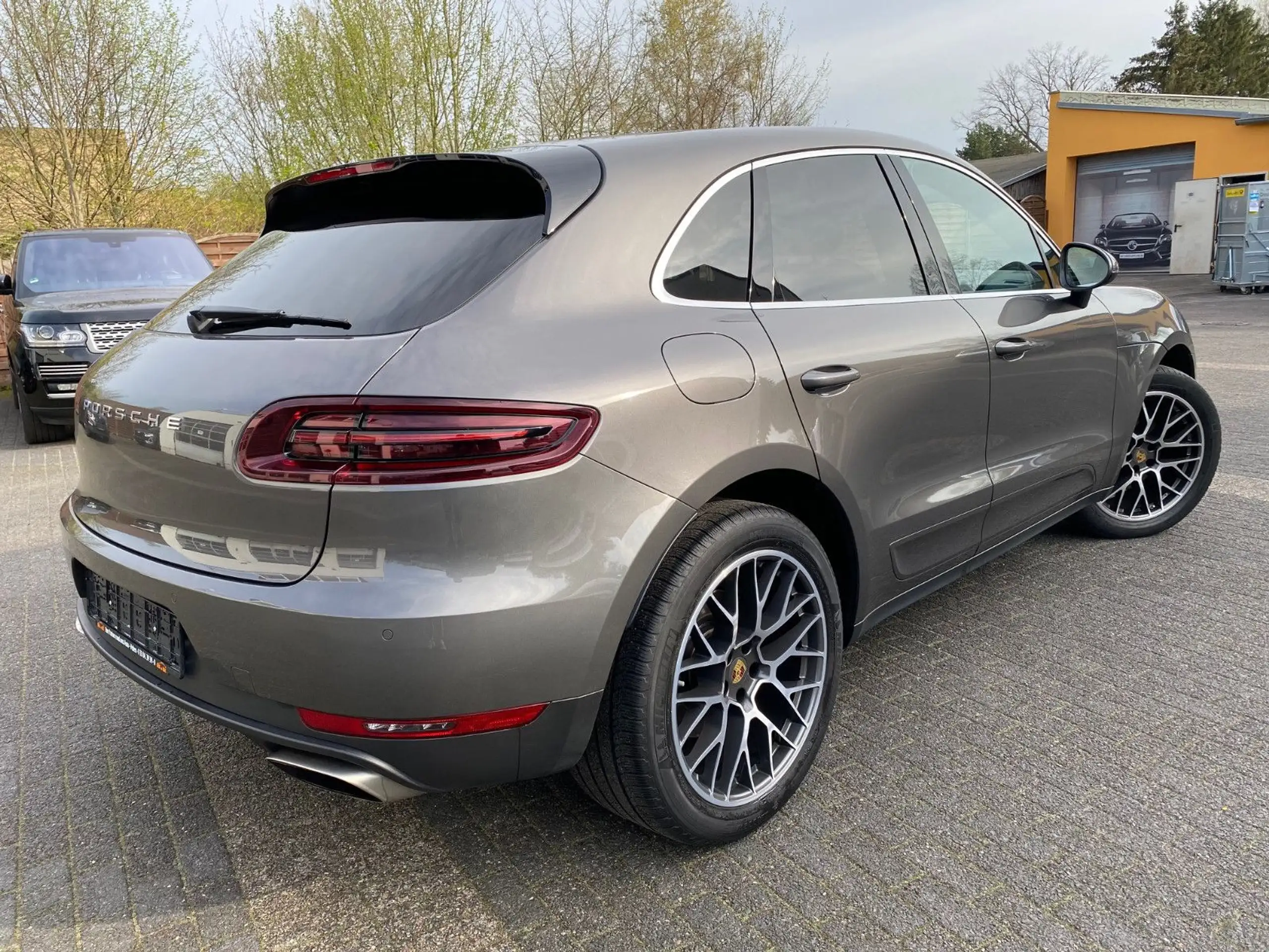 Porsche - Macan