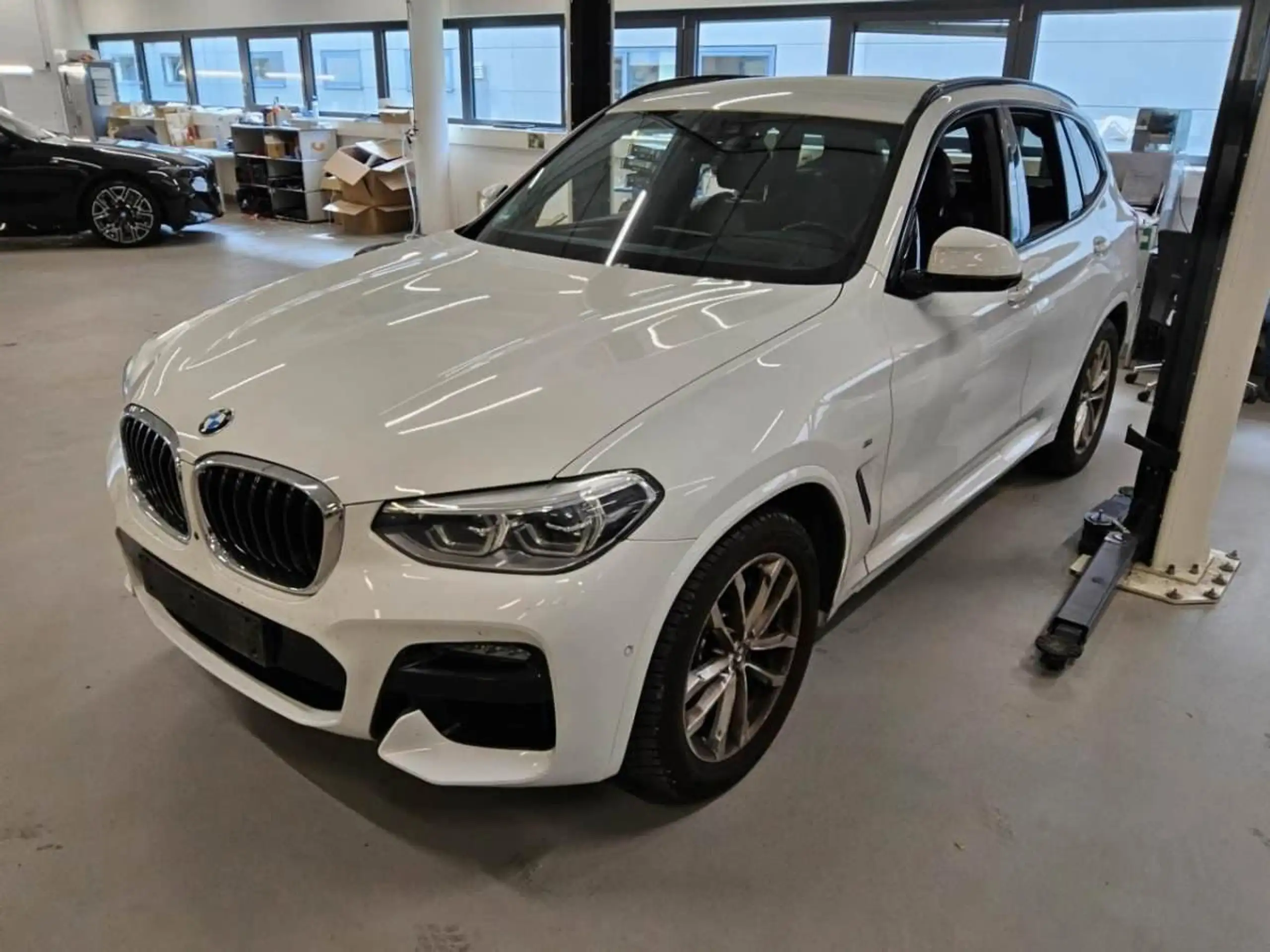 BMW - X3