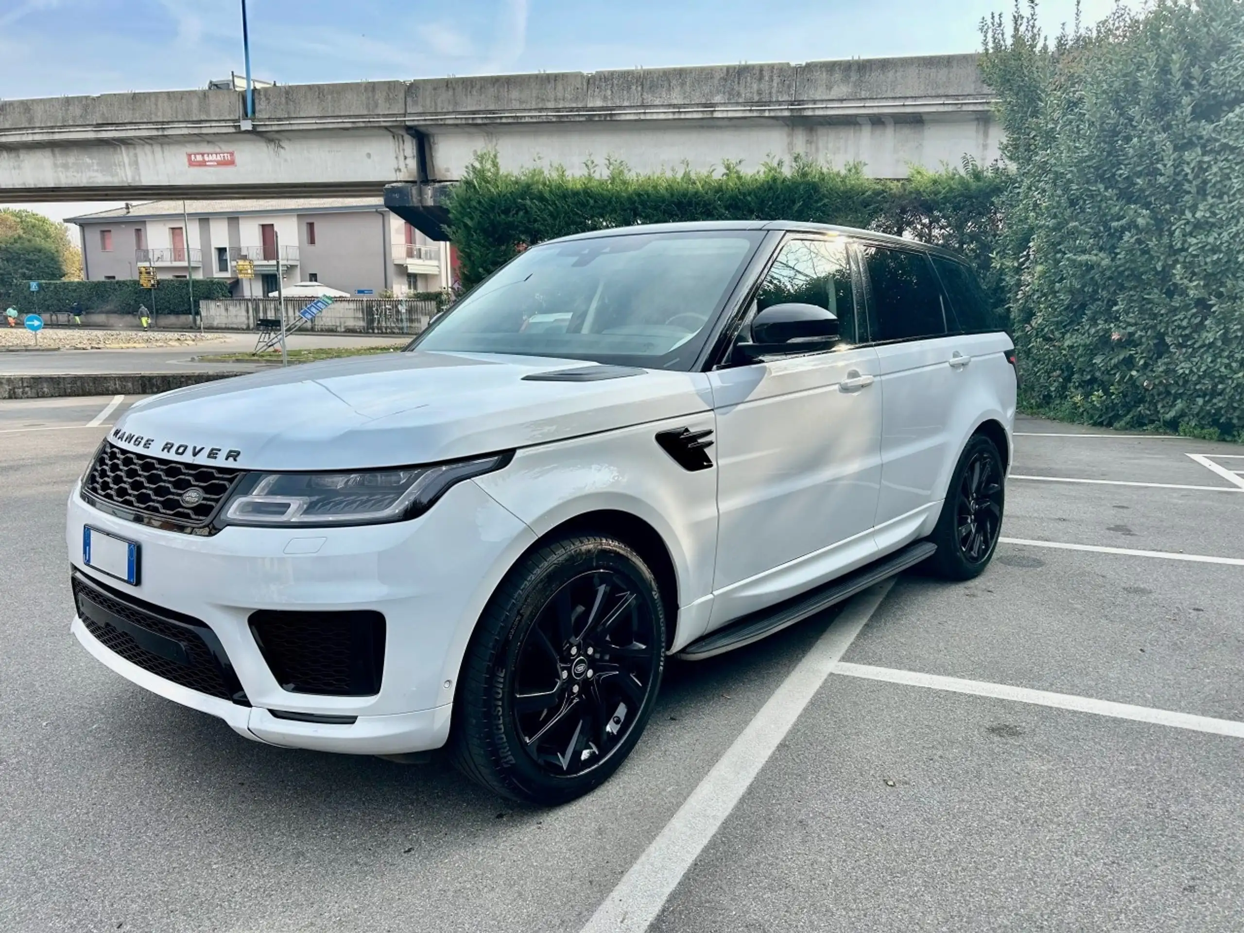 Land Rover - Range Rover Sport