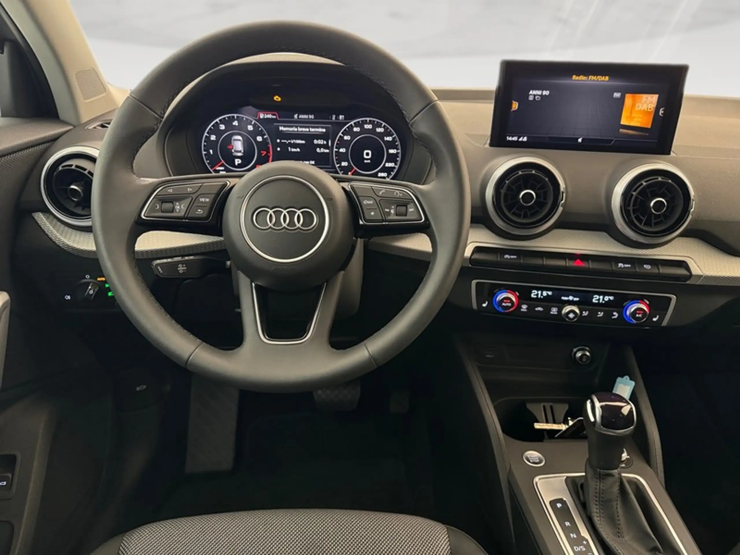 Audi - Q2